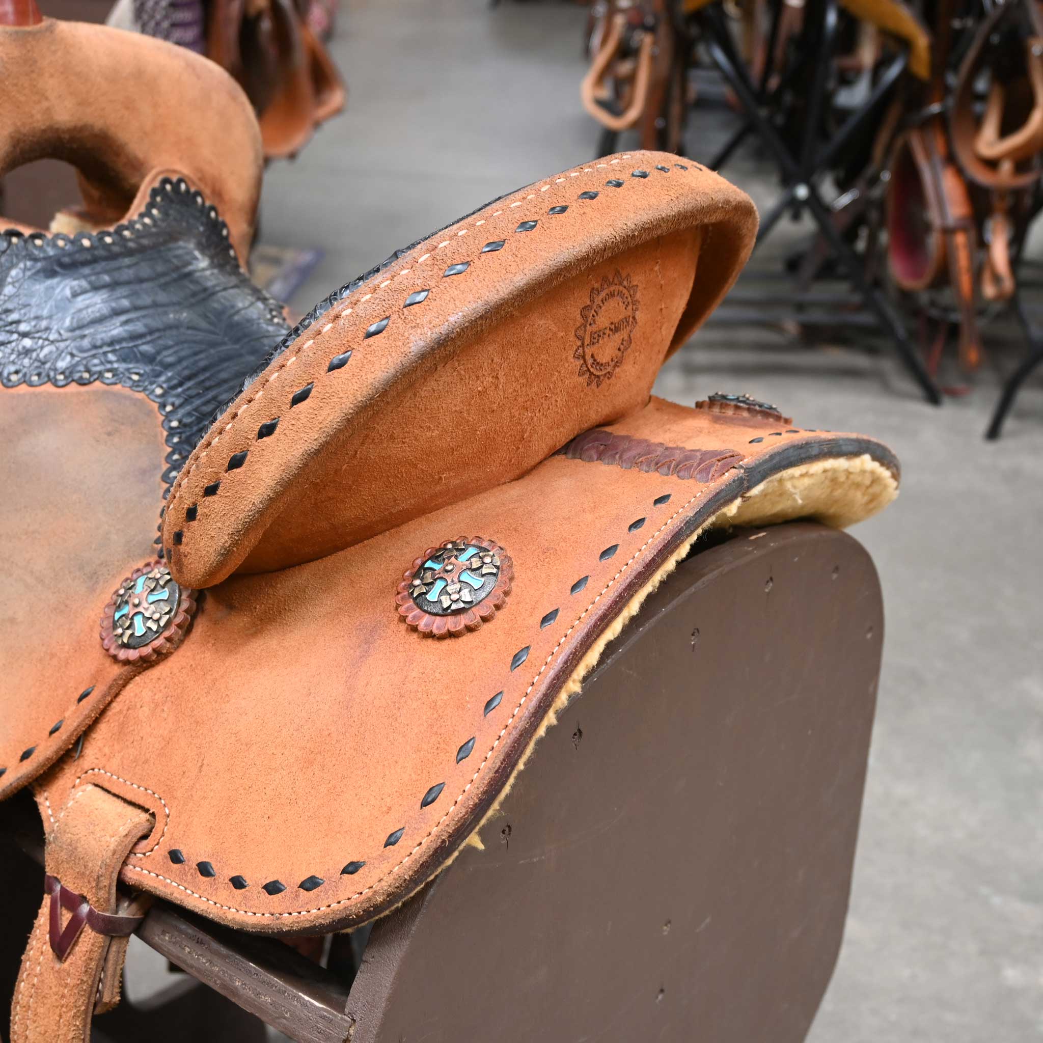 13.5" USED JEFF SMITH C3 BARREL SADDLE - Image 3
