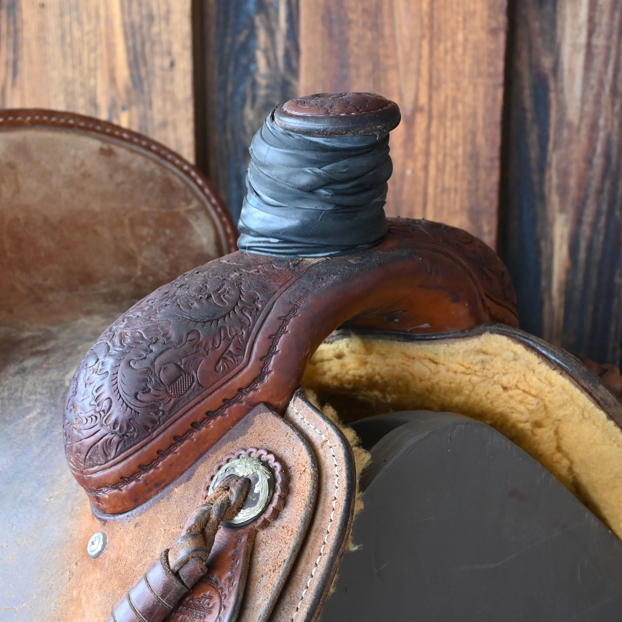 13.5" USED COATS TEAM ROPING SADDLE - Image 2