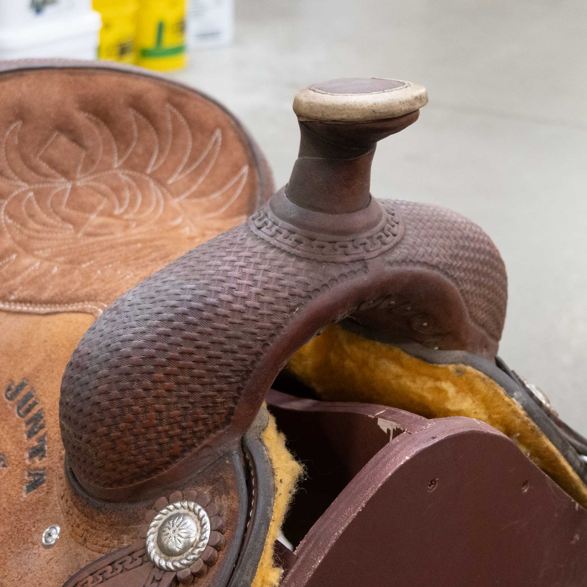 13" USED CORRIENTE ALL AROUND SADDLE - Image 2