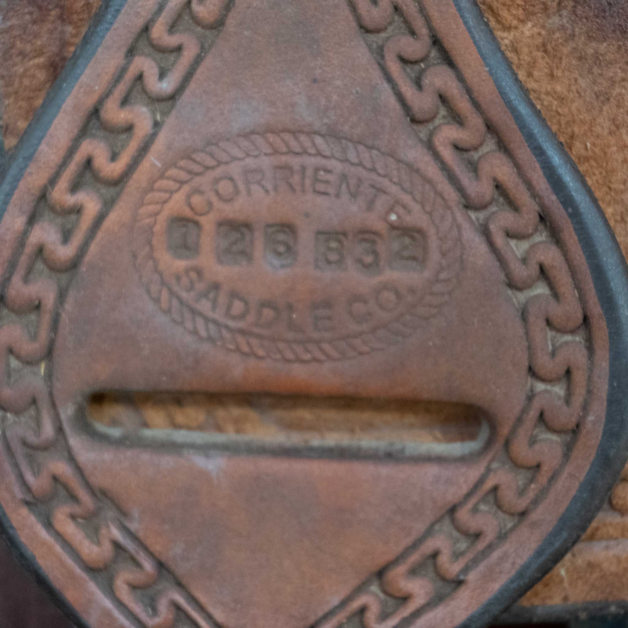 13" USED CORRIENTE ALL AROUND SADDLE - Image 4