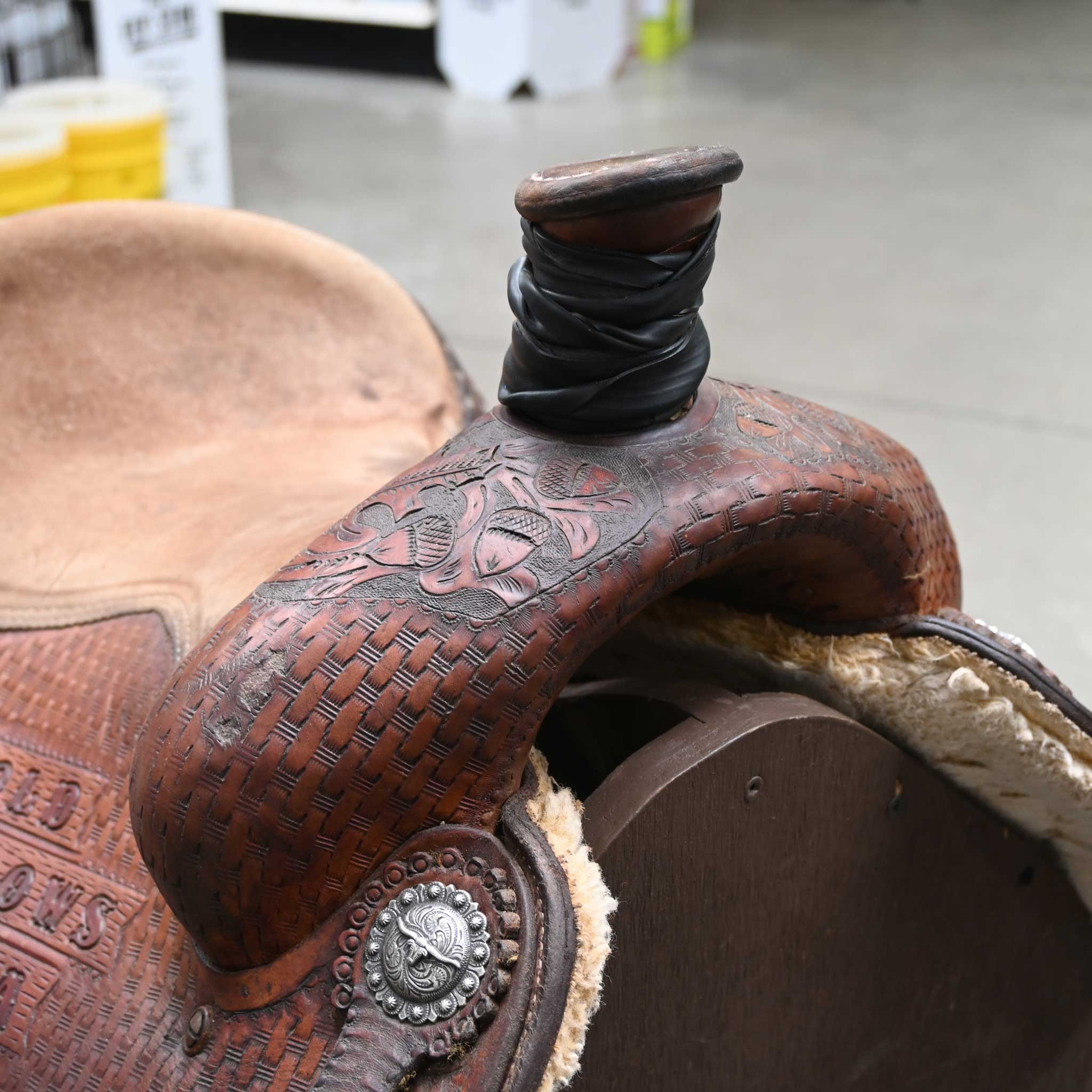 14.5" USED CALF ROPING SADDLE - Image 2