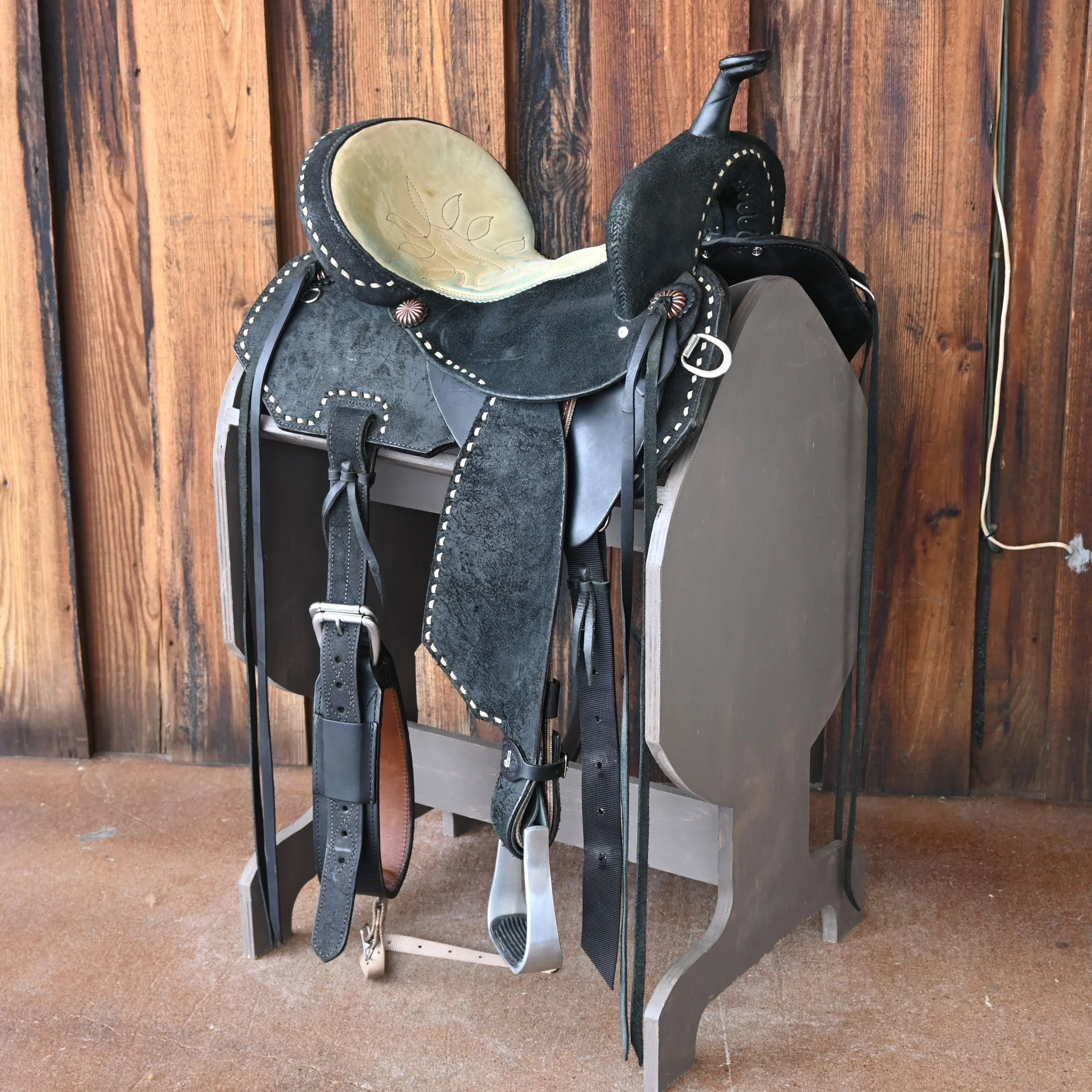 14.5" USED DOUBLE J FEATHER LITE BARREL SADDLE