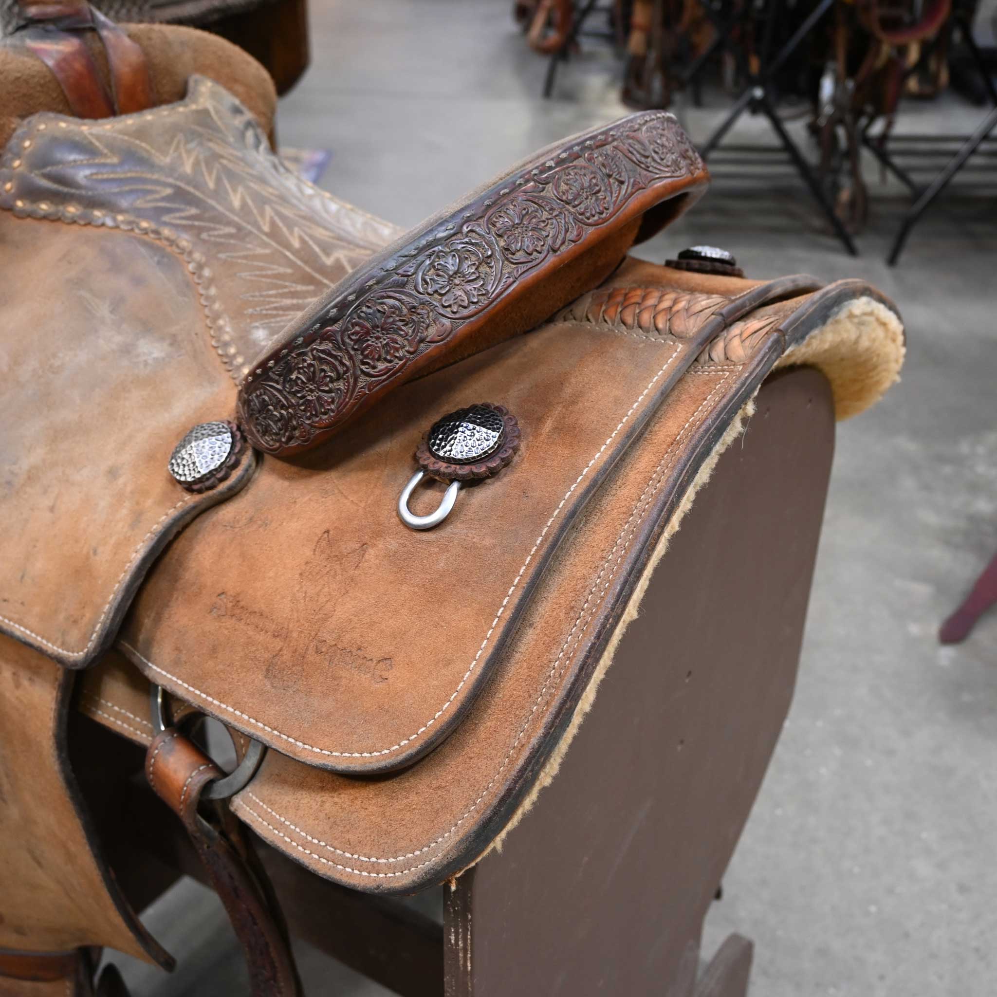 14.5" USED XTREME EQUINE CALF ROPING SADDLE - Image 3