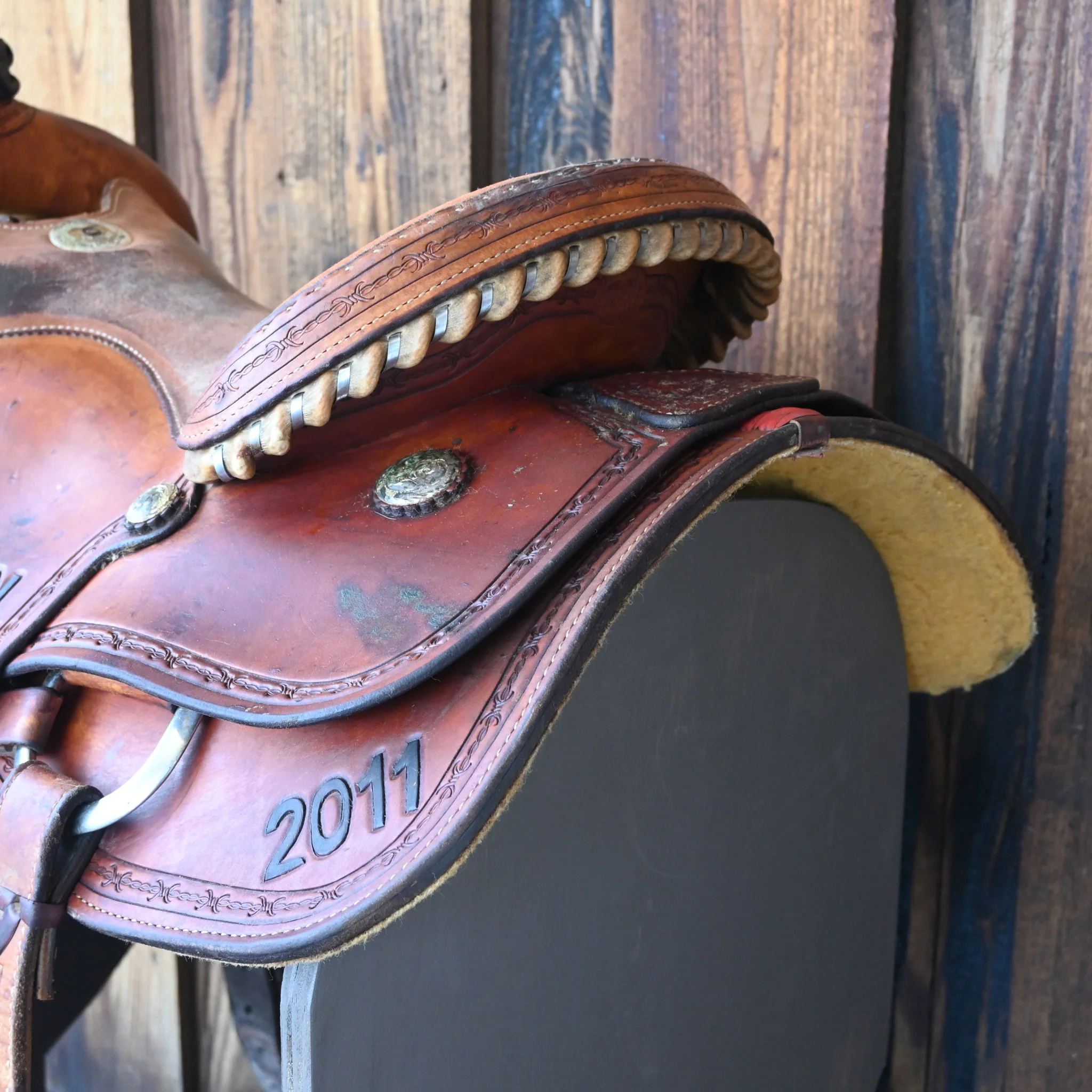 15.5" USED CIRCLE G BRAND TEAM ROPING SADDLE - Image 3