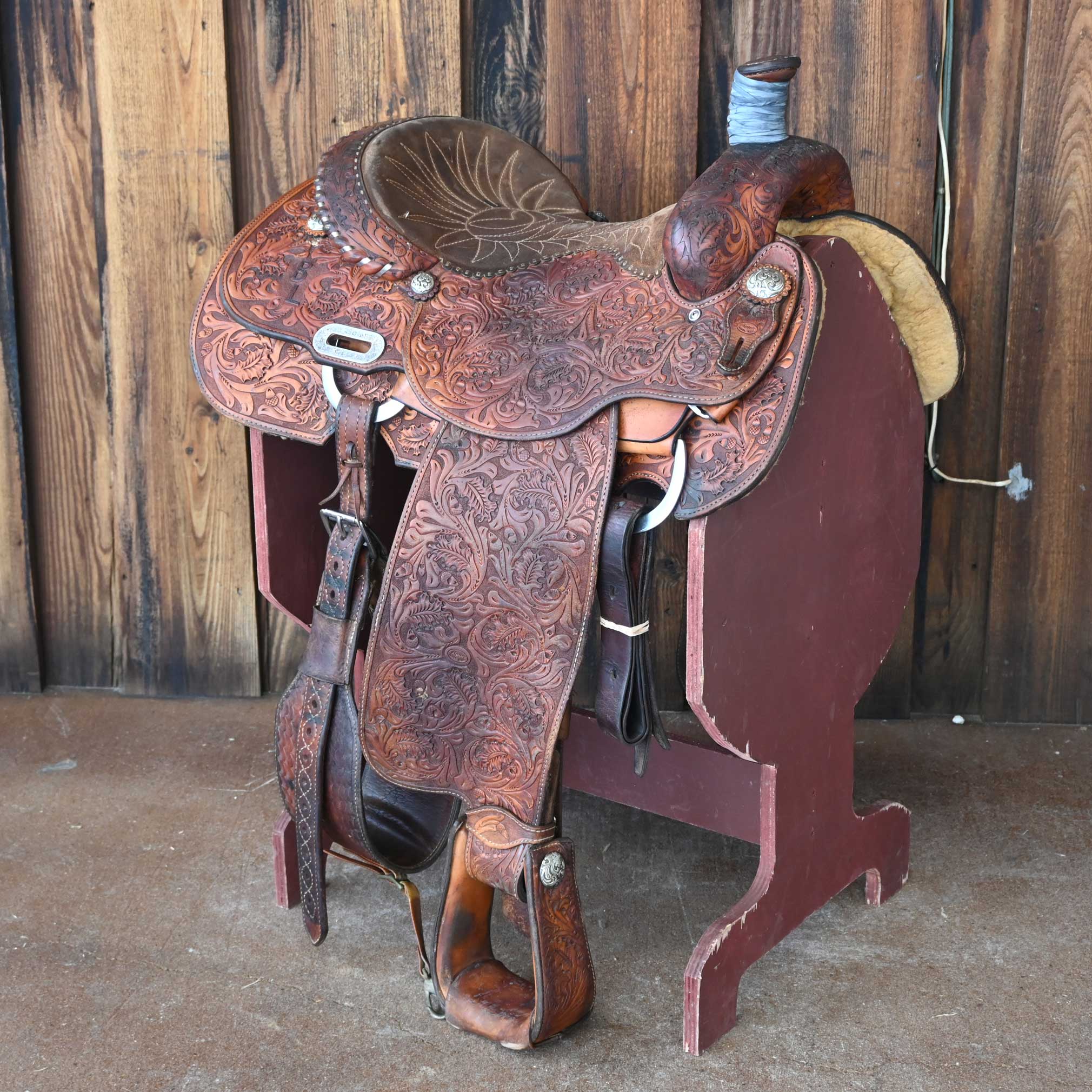 15.5" USED SKEETER'S TEAM ROPING SADDLE