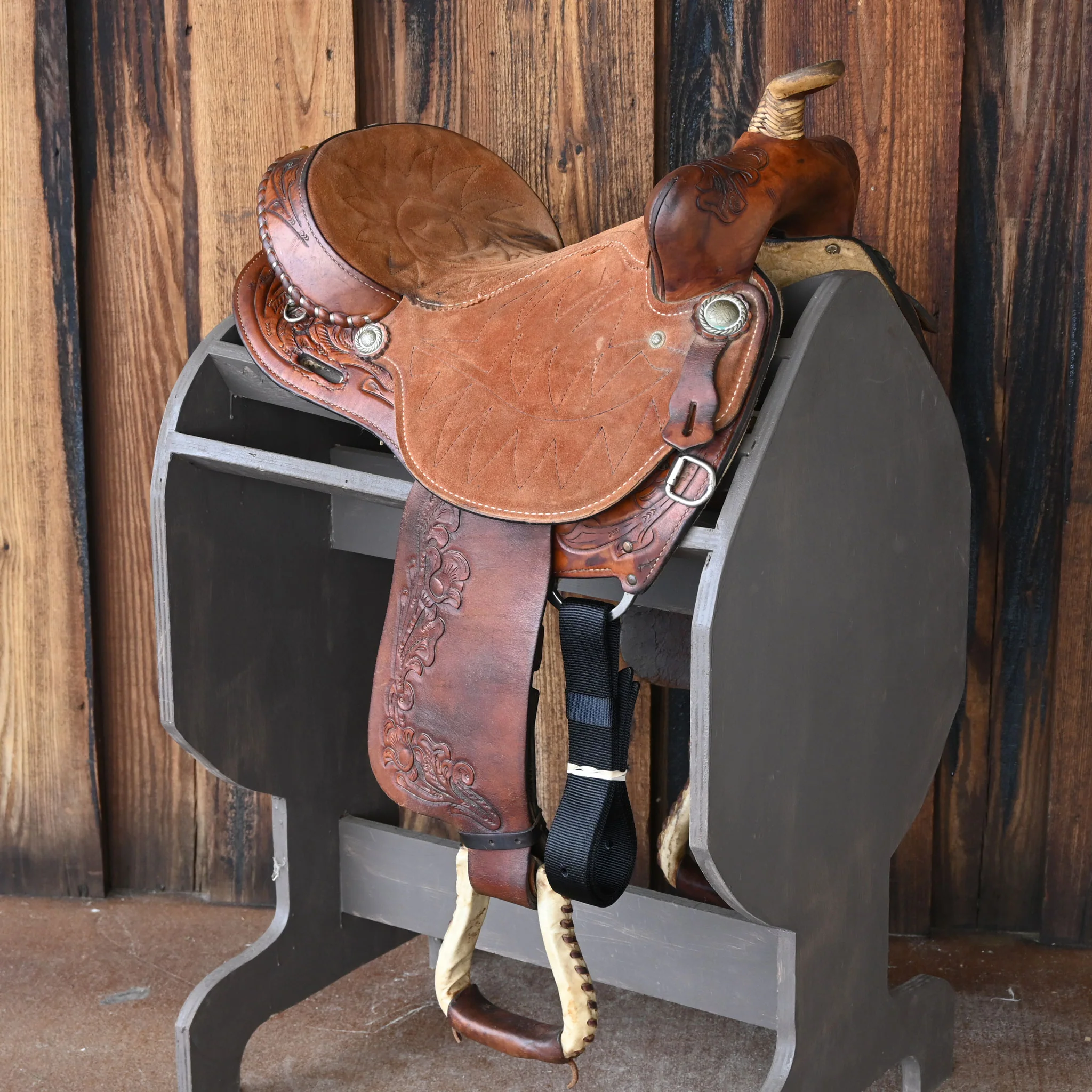 15" USED RED RANGER BARREL SADDLE