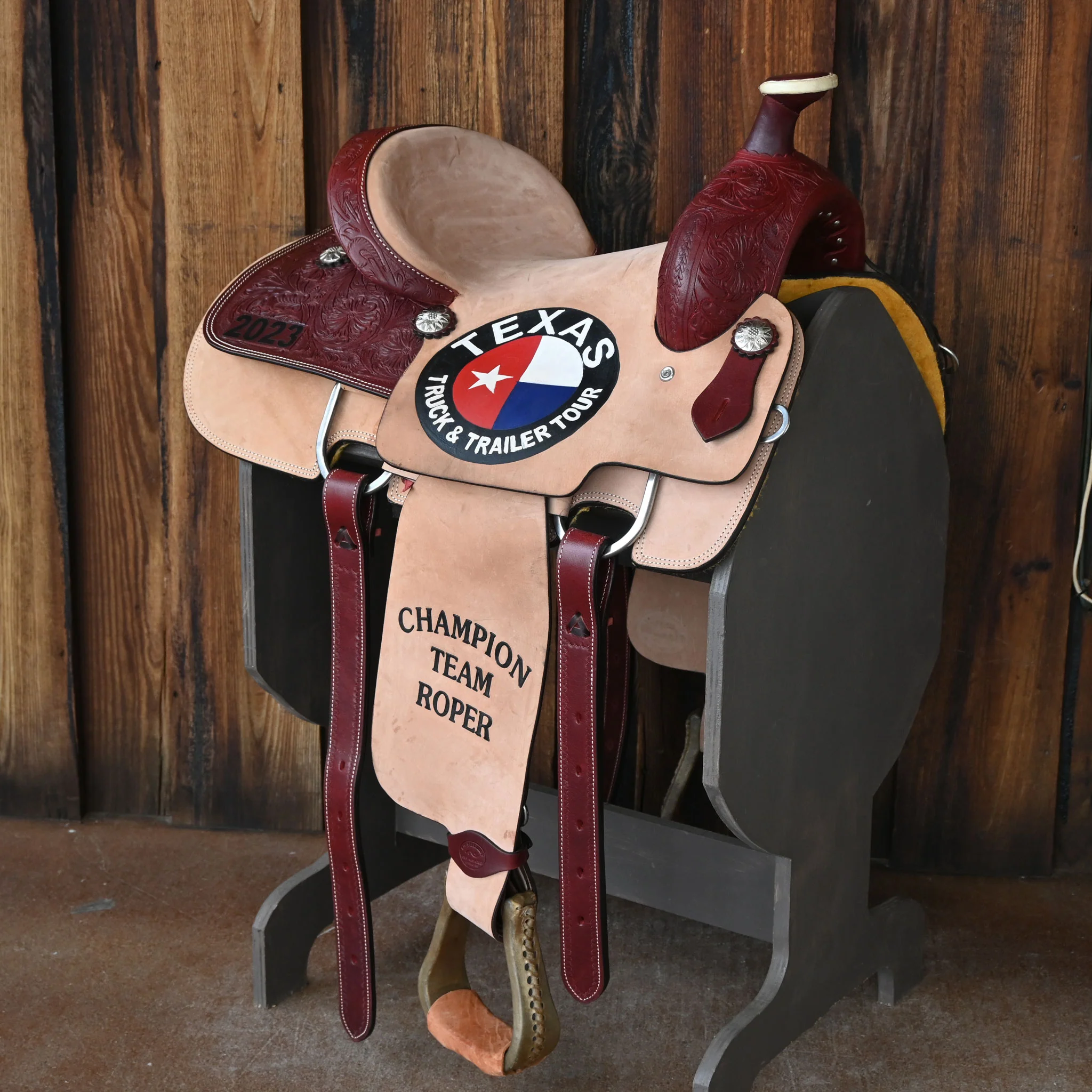 15" USED RIO SADDLERY TEAM ROPING SADDLE