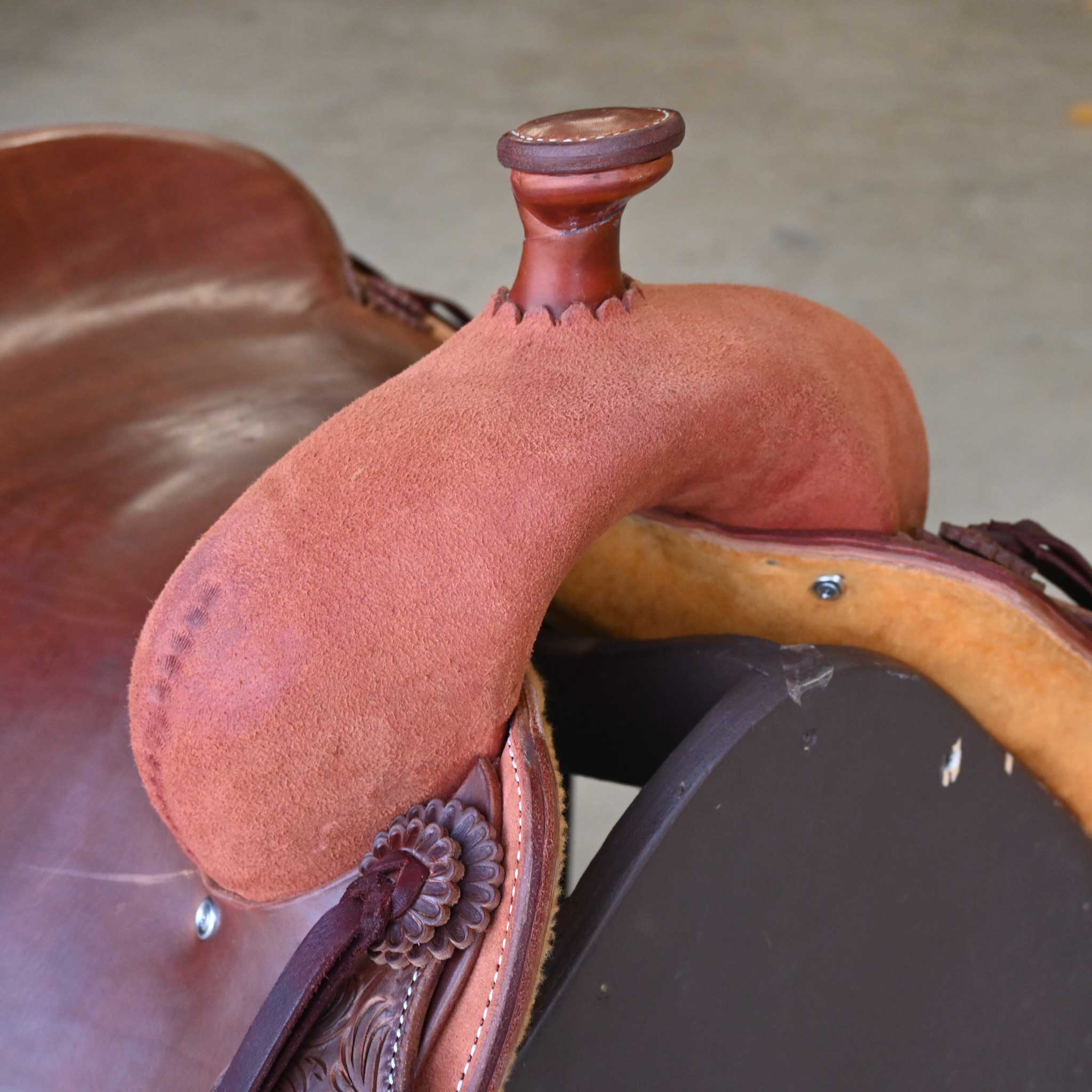 16.5" JEFF SMITH COW HORSE SADDLE - Image 2