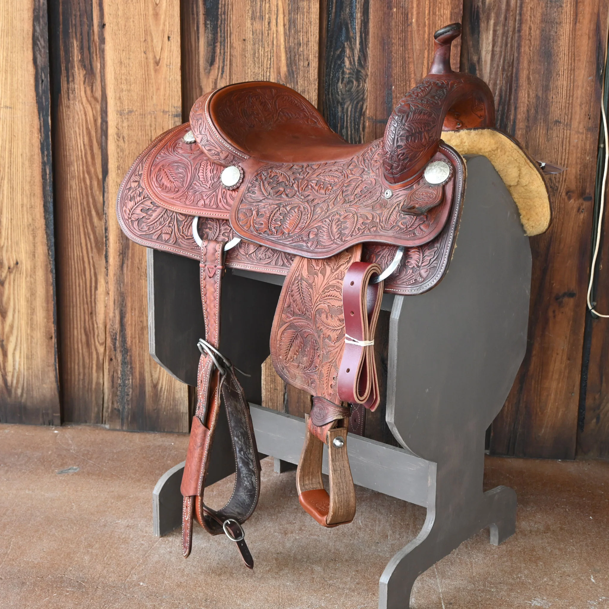 16.5" USED M.L. LEDDY CUTTING SADDLE