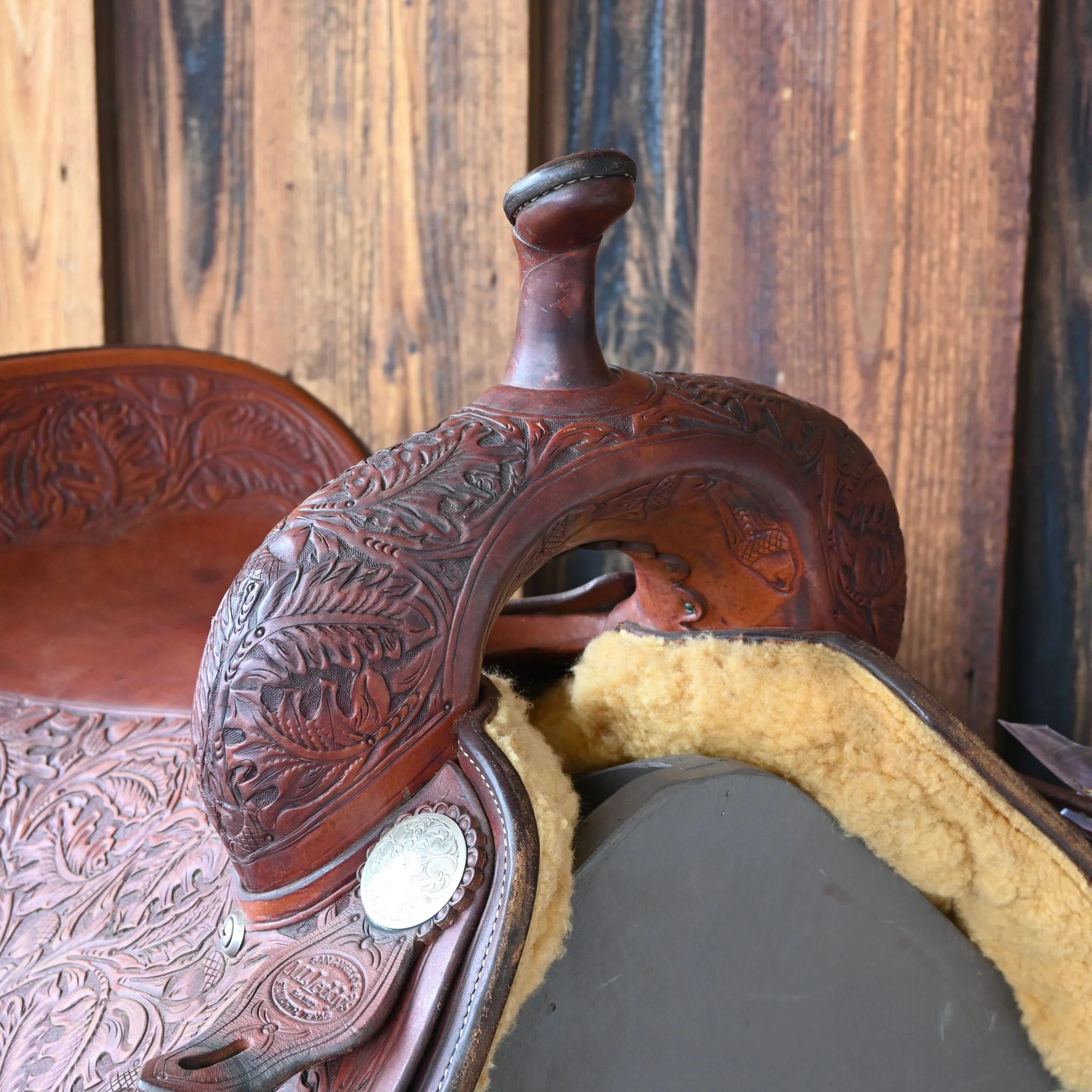 16.5" USED M.L. LEDDY CUTTING SADDLE - Image 2