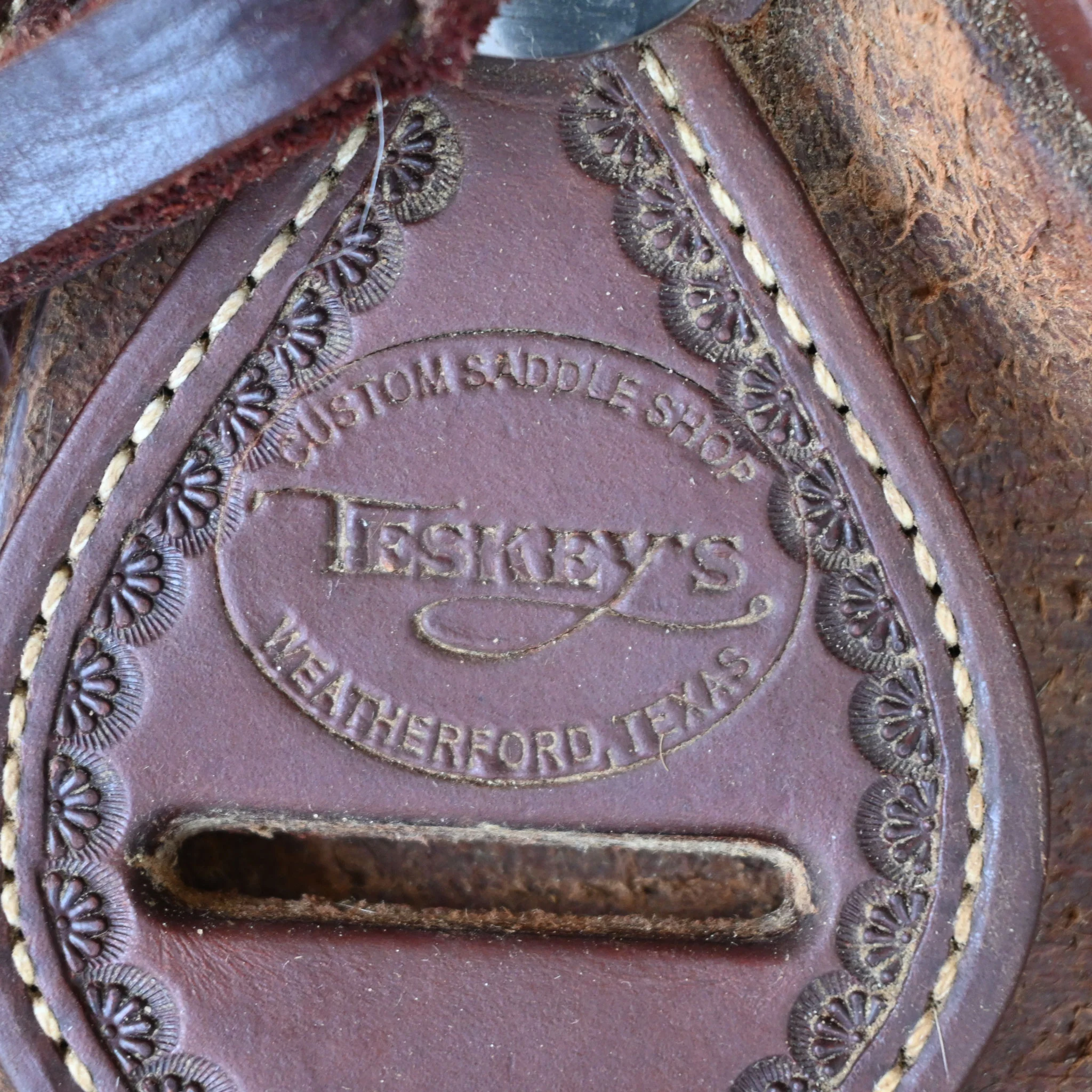 16.5" USED TESKEY'S RANCH ASSOCIATION SADDLE - Image 4
