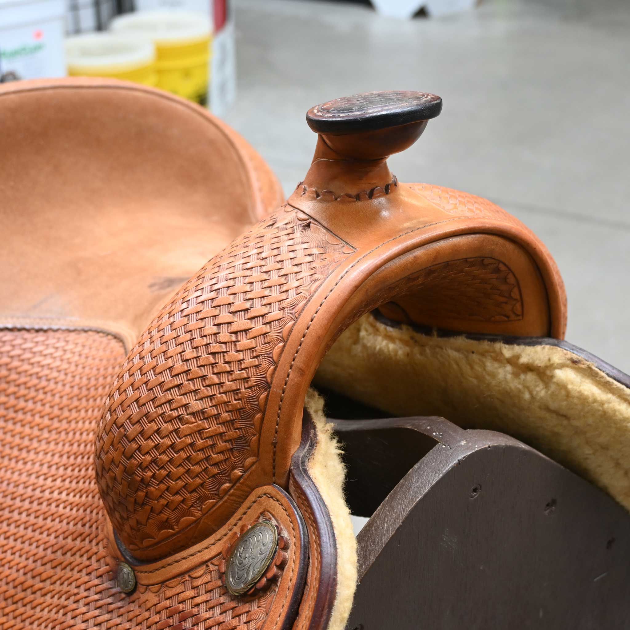 16" USED CHAMPION TURF SHOW SADDLE - Image 2
