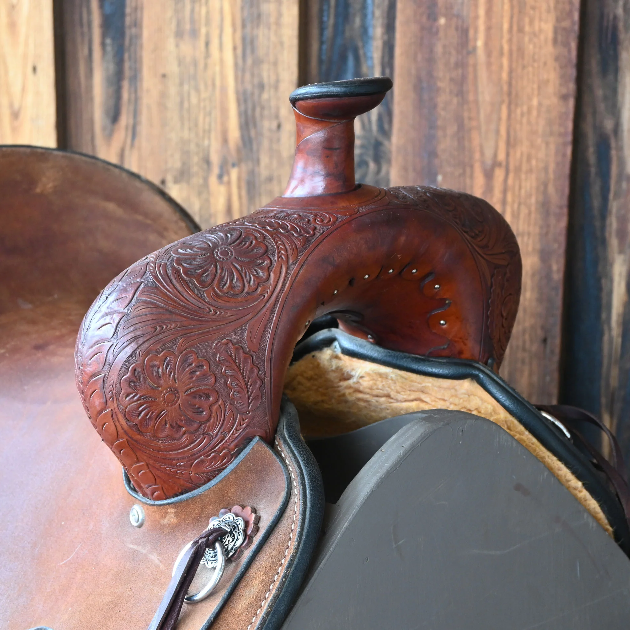 16" USED CIRCLE Y TRAIL SADDLE - Image 2