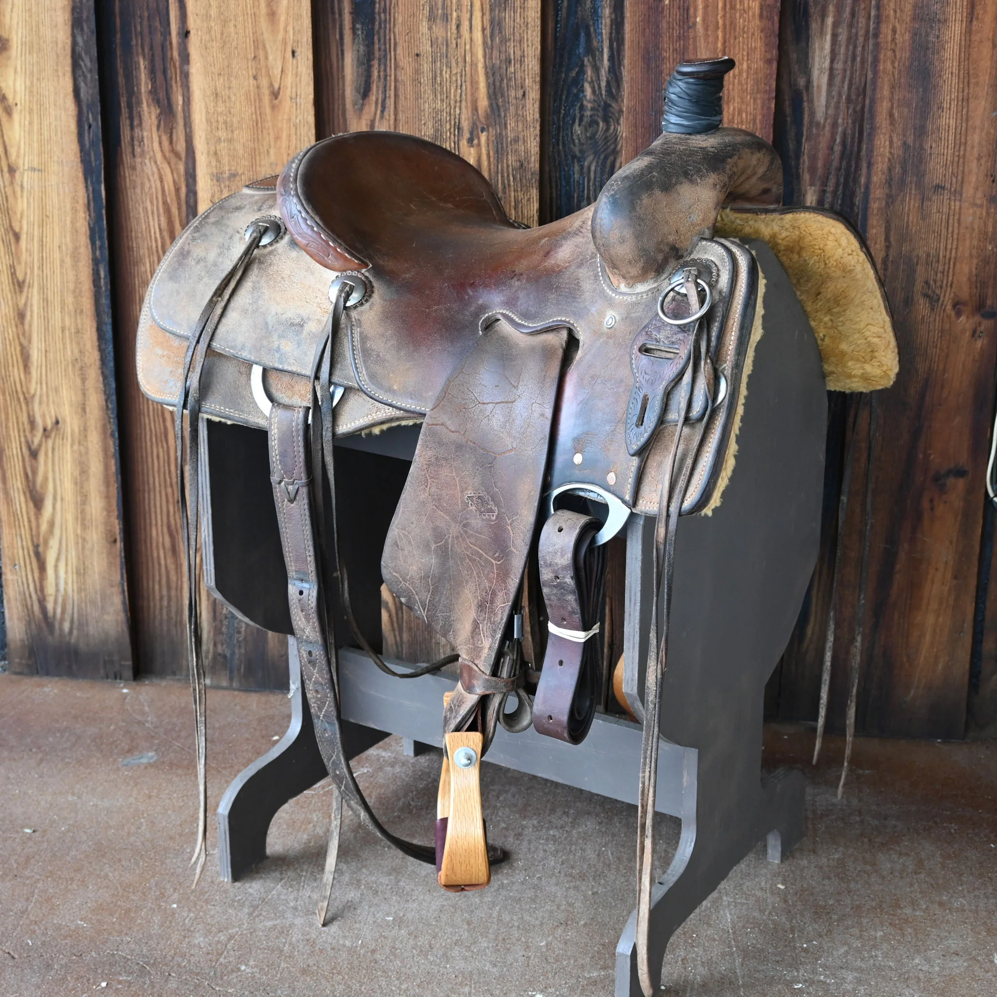 16" USED LUKE LANE RANCH SADDLE
