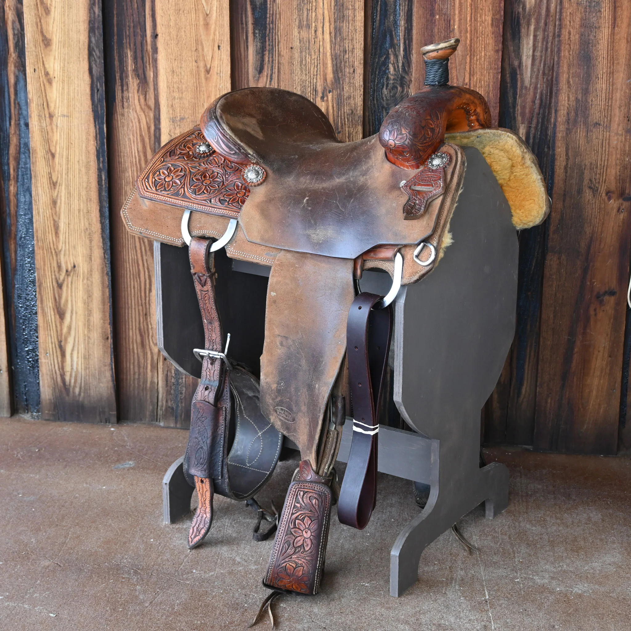 16" USED TRENT WARD TEAM ROPING SADDLE