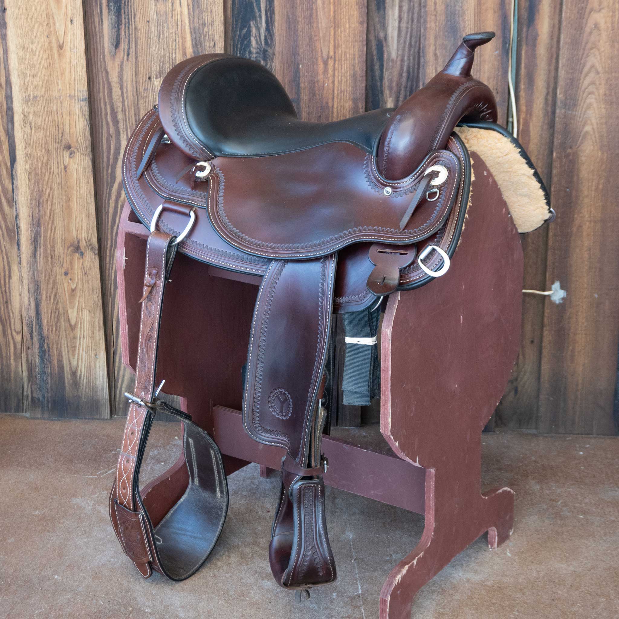 17" USED CIRCLE Y TRAIL SADDLE