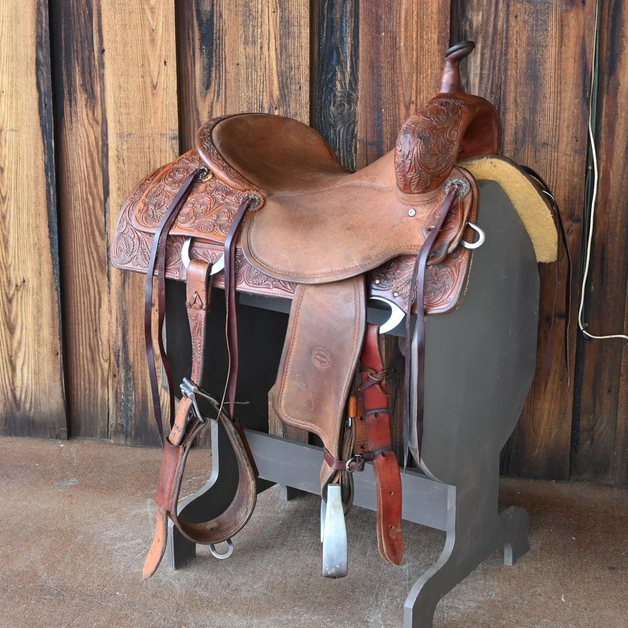 17" USED TAD SANDERS CUTTING SADDLE
