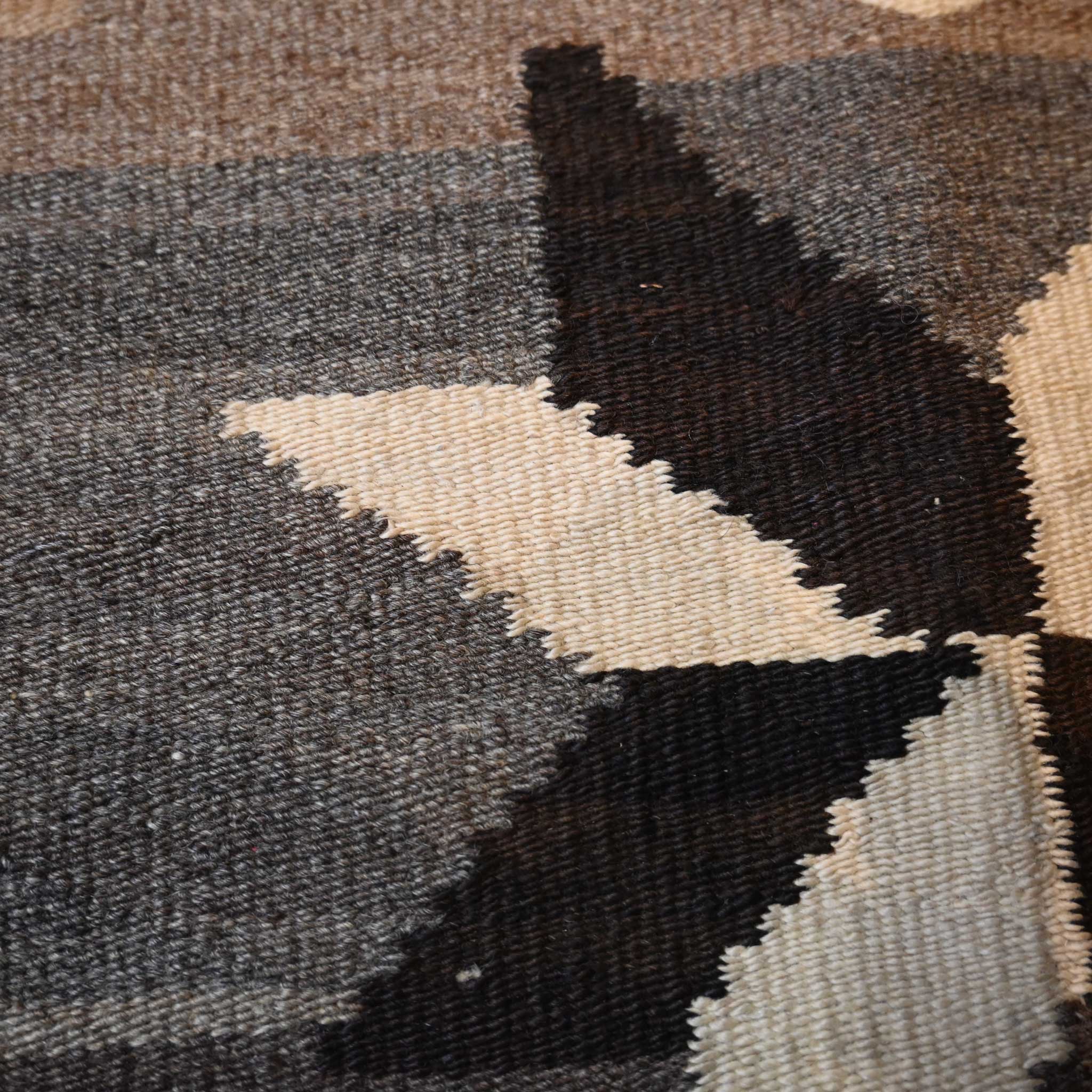 1900-10's Tight Navajo Rug - Image 4