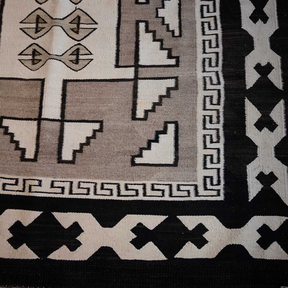 1930's Authentic Navajo Rug - Image 3