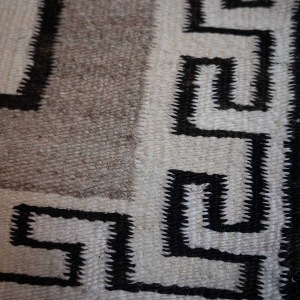 1930's Authentic Navajo Rug - Image 4