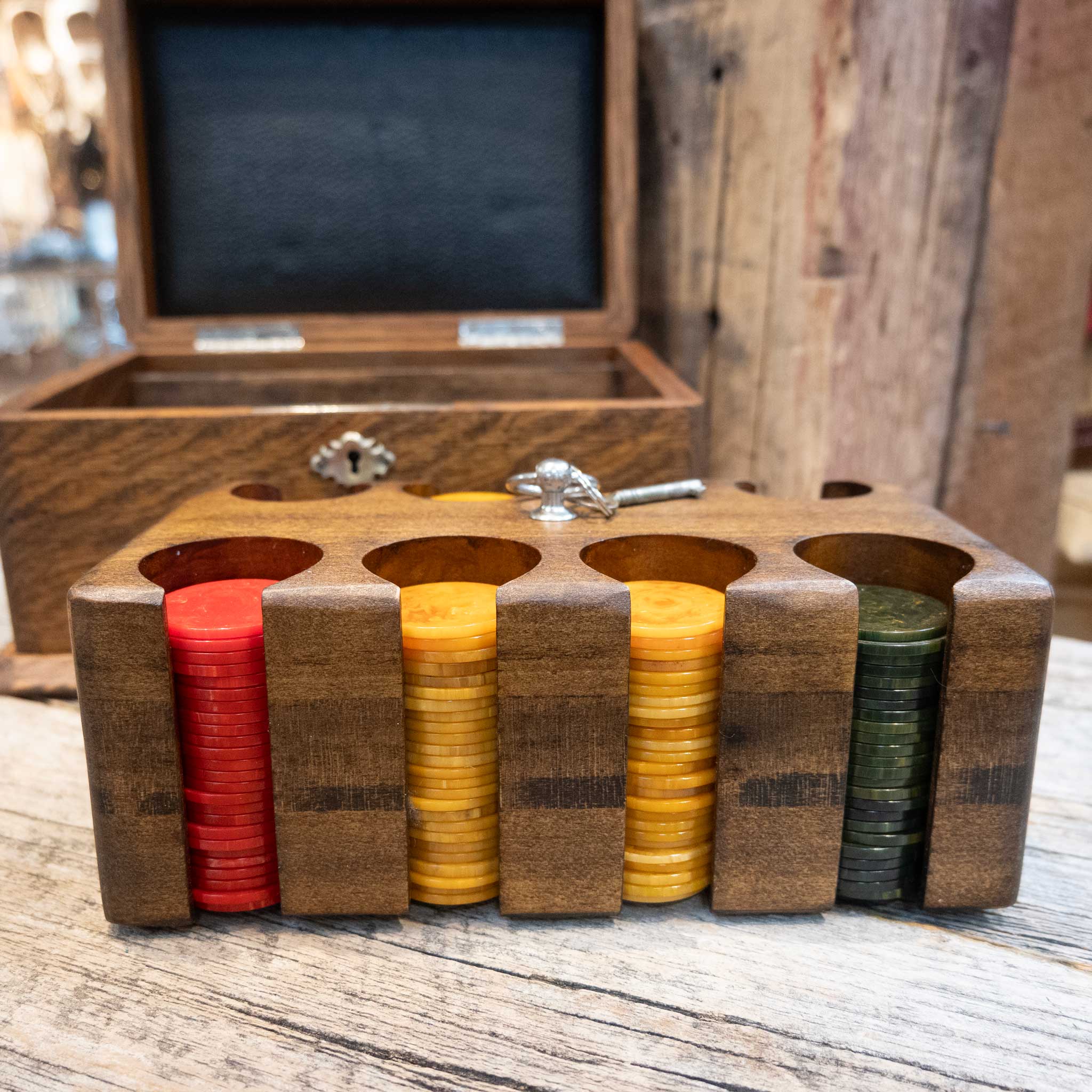 1940’s Tiger Oak Box Poker Set - Image 3
