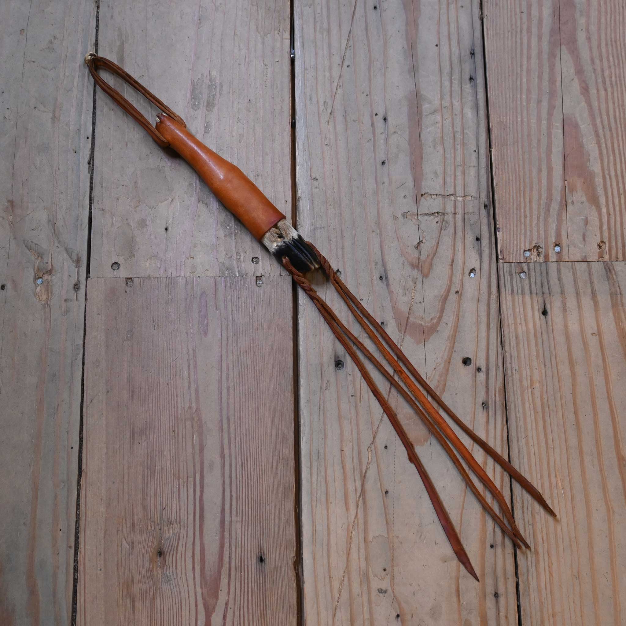 20" Deer Hoof Quirt