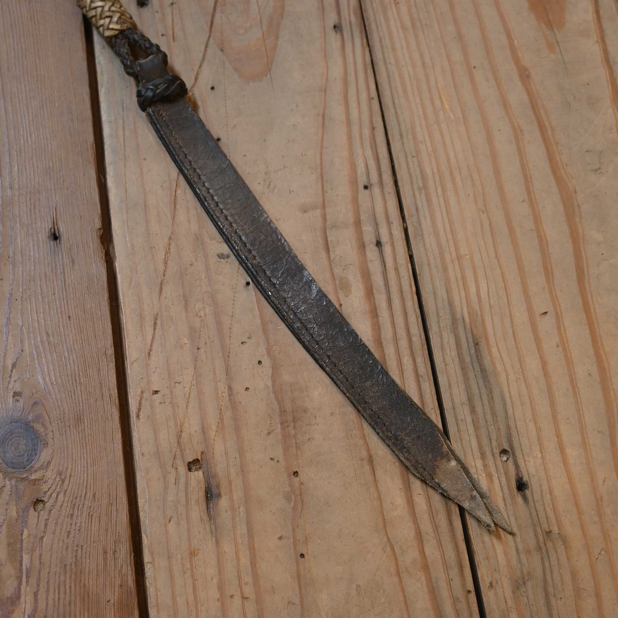 30 1/2" Braided Leather Quirt - Image 2