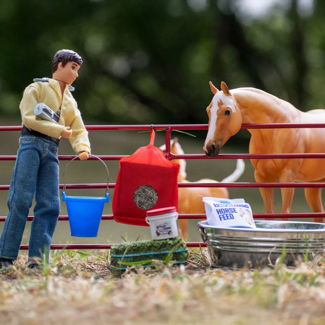 Breyer Stable Feed Set - Image 2