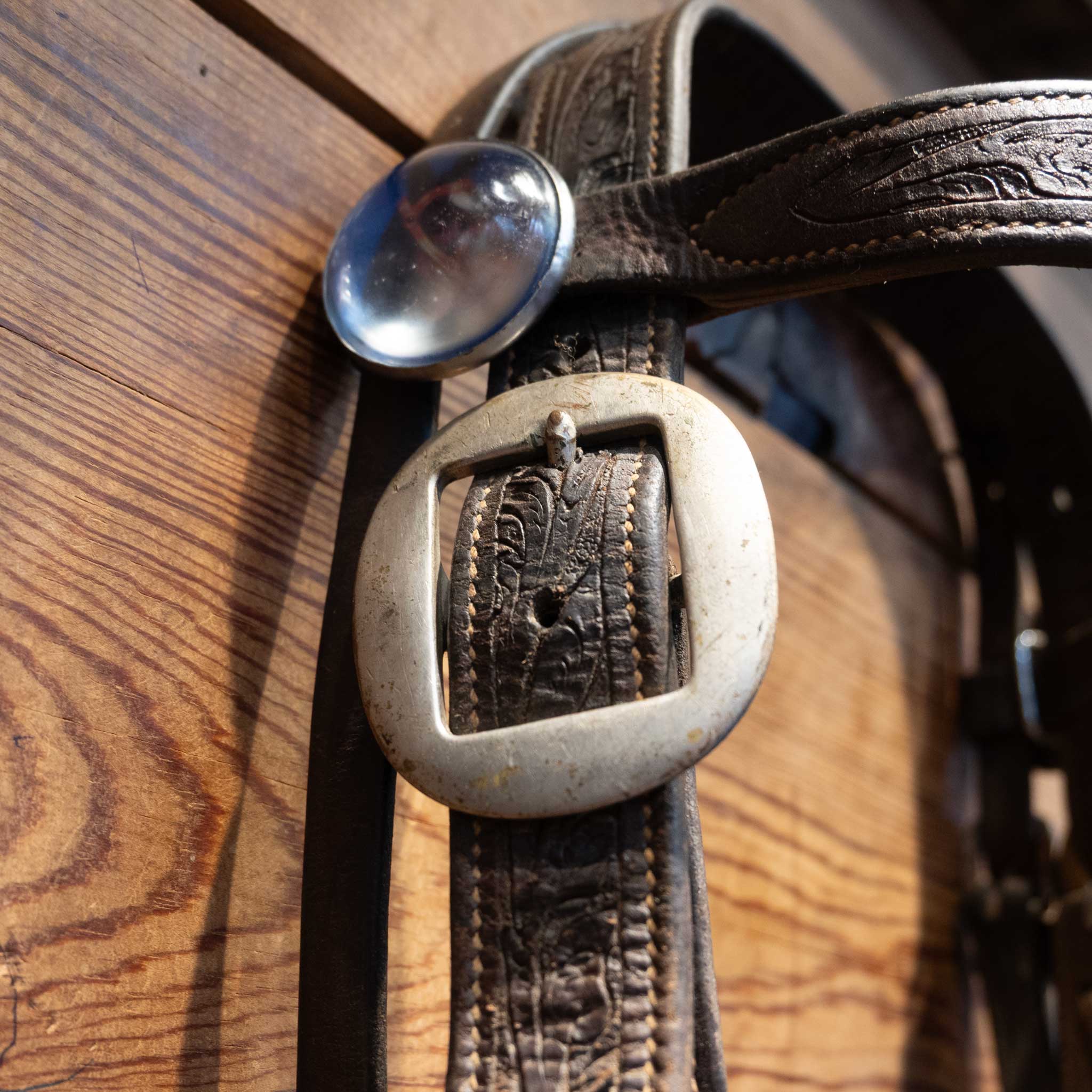 Vintage Tooled Bridle Rig w/a Mexican Silver Inlayed Bit & horse button conchos - Image 3