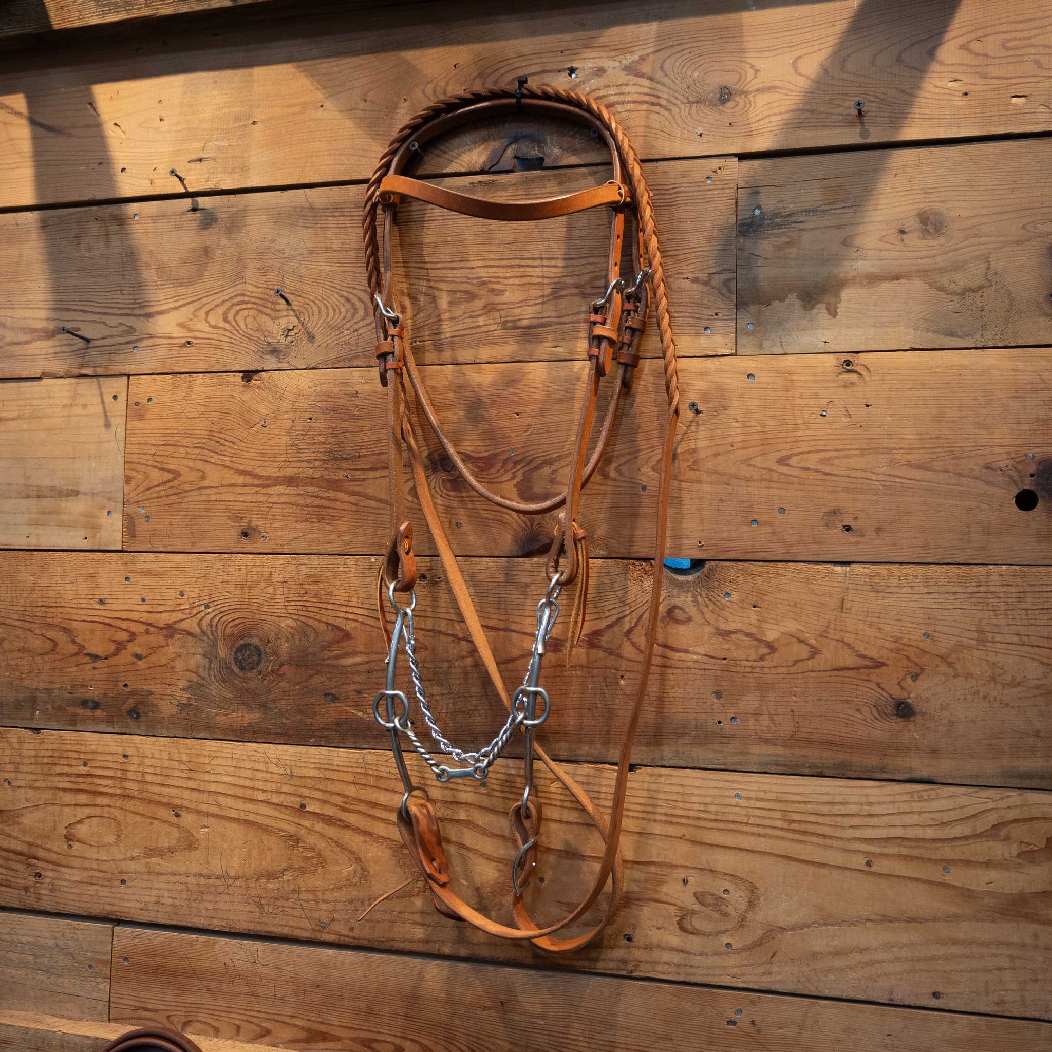 Classic Equine Sliding Gag Twisted Wire Dogbone Bridle Rig - Image 2