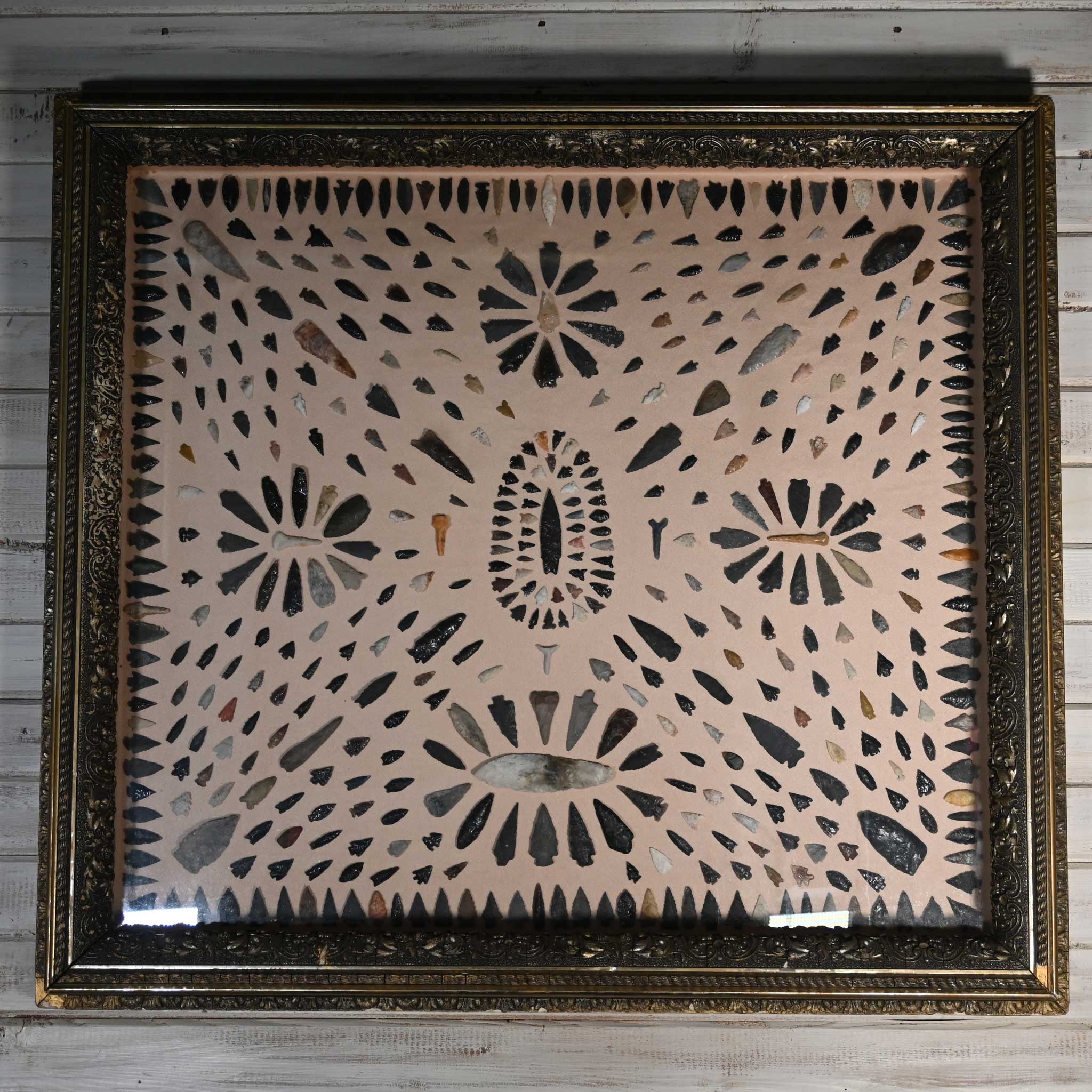 Early 1900's Framed Nevada Points w/538 Arrowheads - Frame is dated back to the 1800's - Image 2