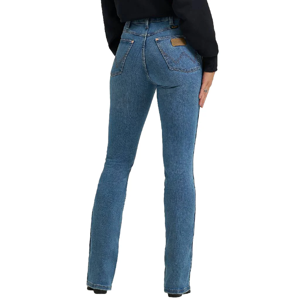 Wrangler Lainey Wilson Boot Hugger Jean - Image 2