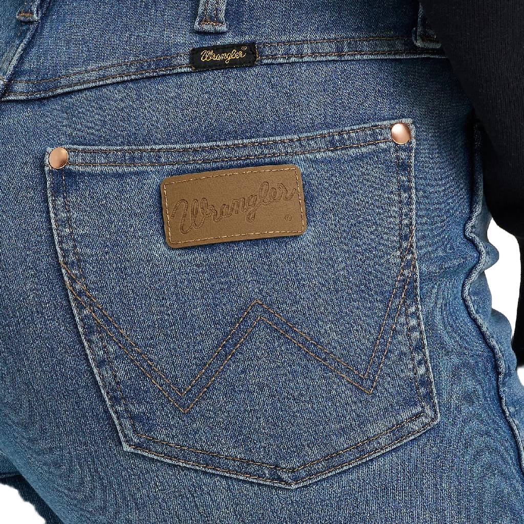 Wrangler Lainey Wilson Boot Hugger Jean - Image 4