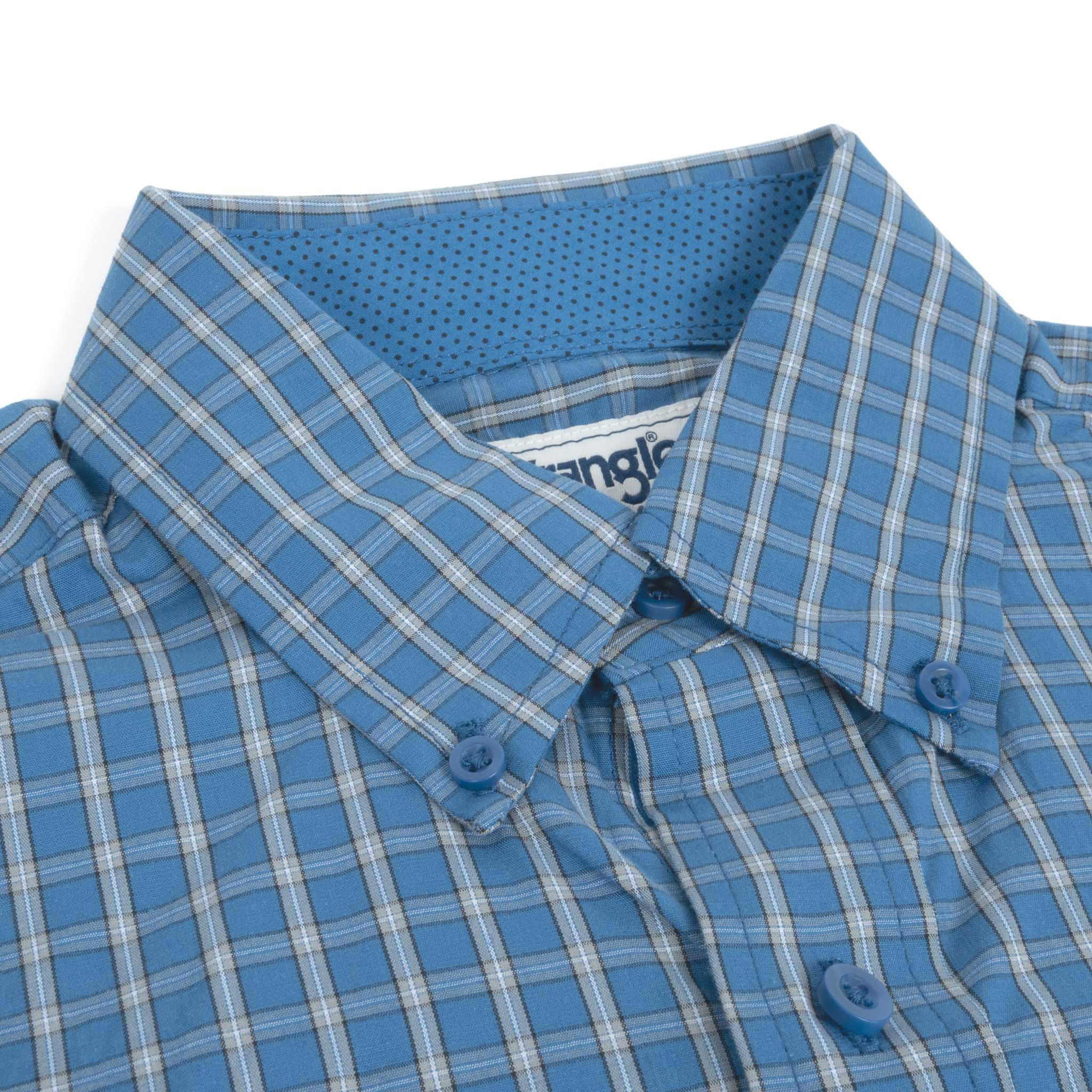 Wrangler Men's George Straight Relaxed Fit Plaid Button Down Shirt - Image 2