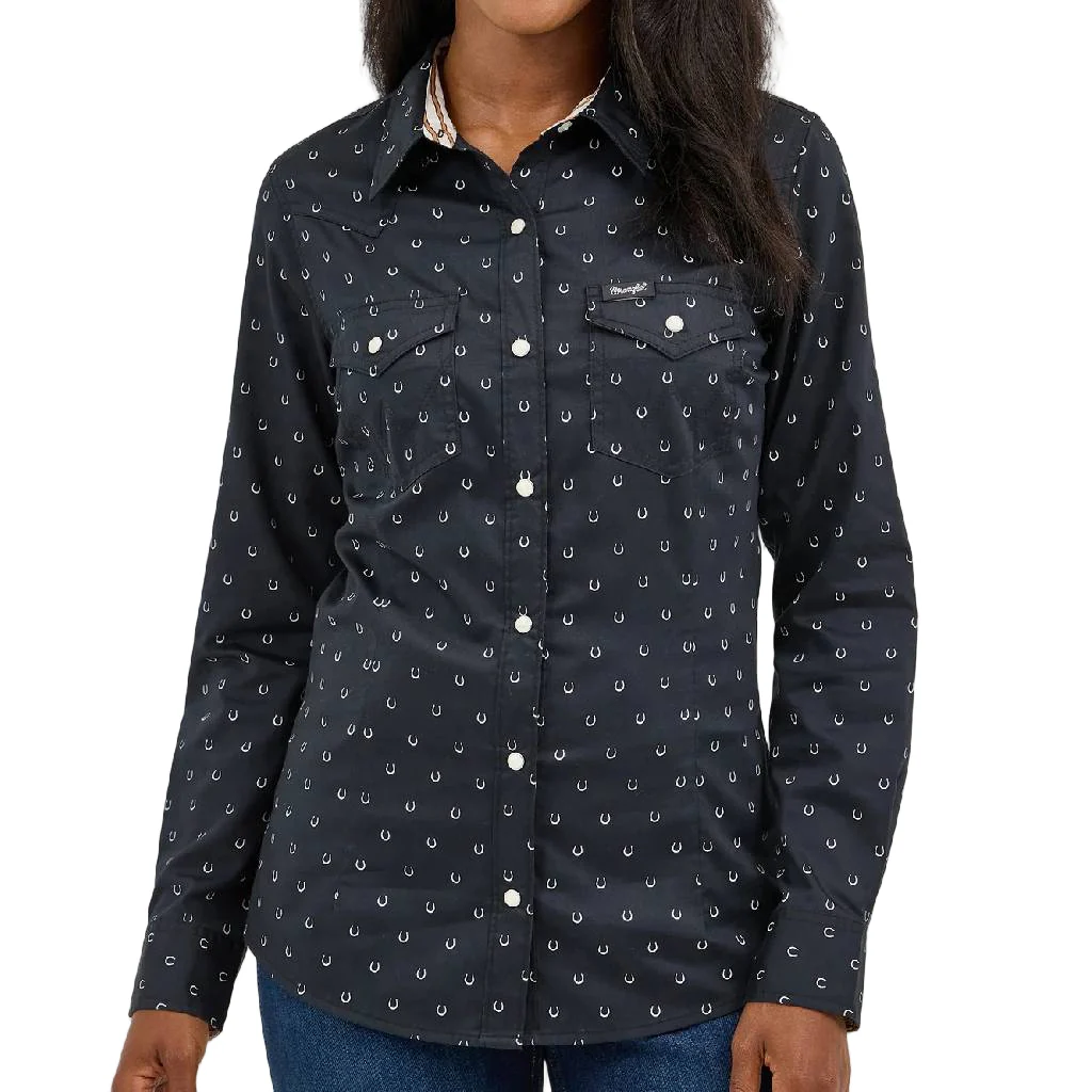 Wrangler Women's All Occassion Western Horseshoe Print Snap Shirt