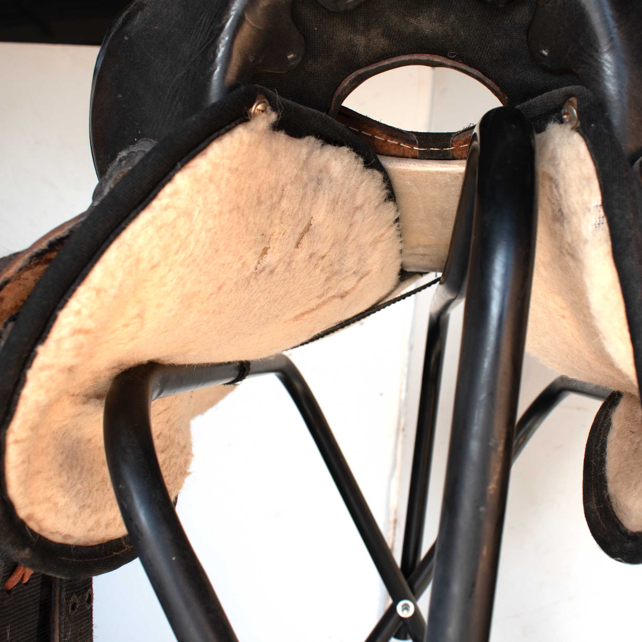 Used 14.5" King Series Rider Saddle - Image 11