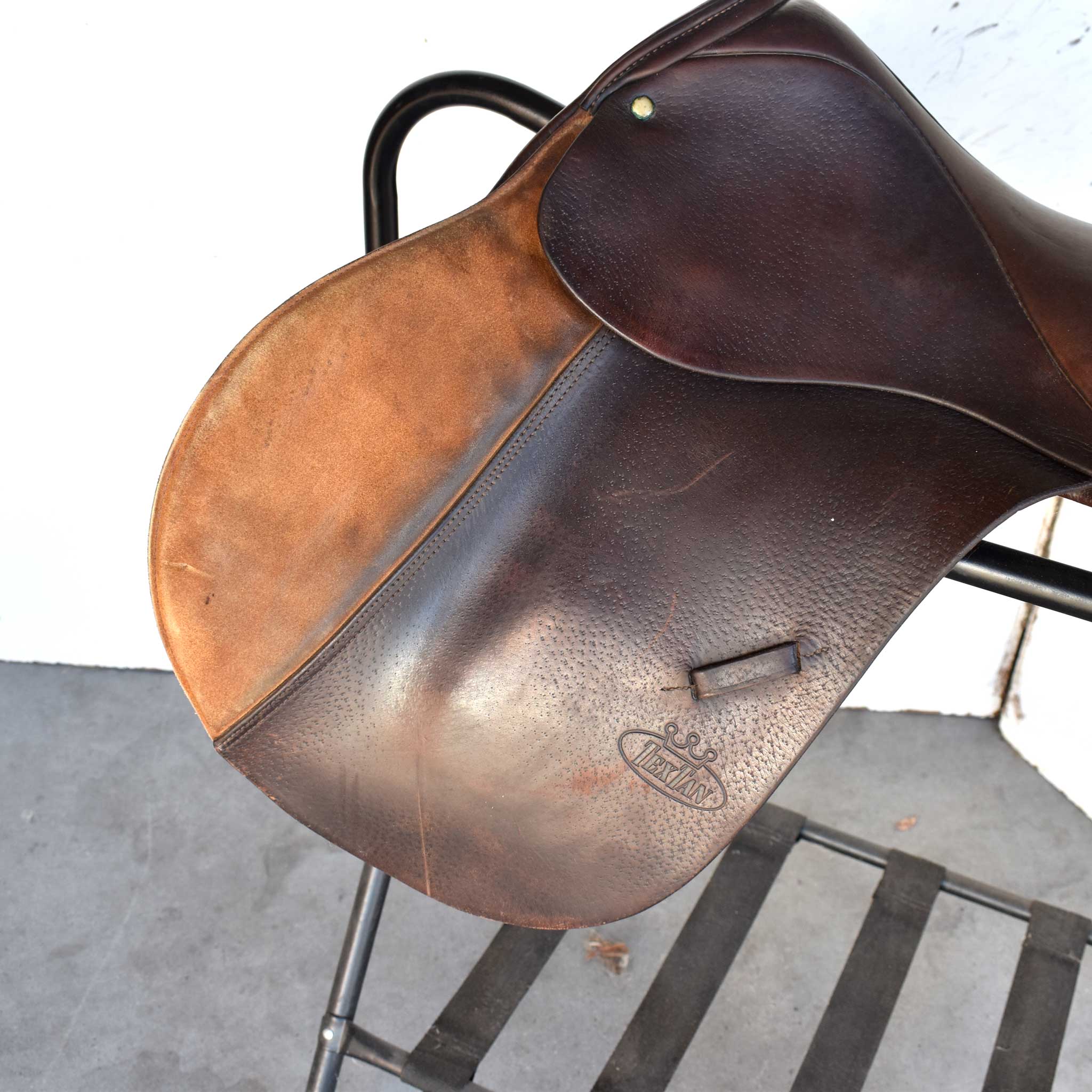 Used 15" English Tex Tan Rider Saddle - Image 4