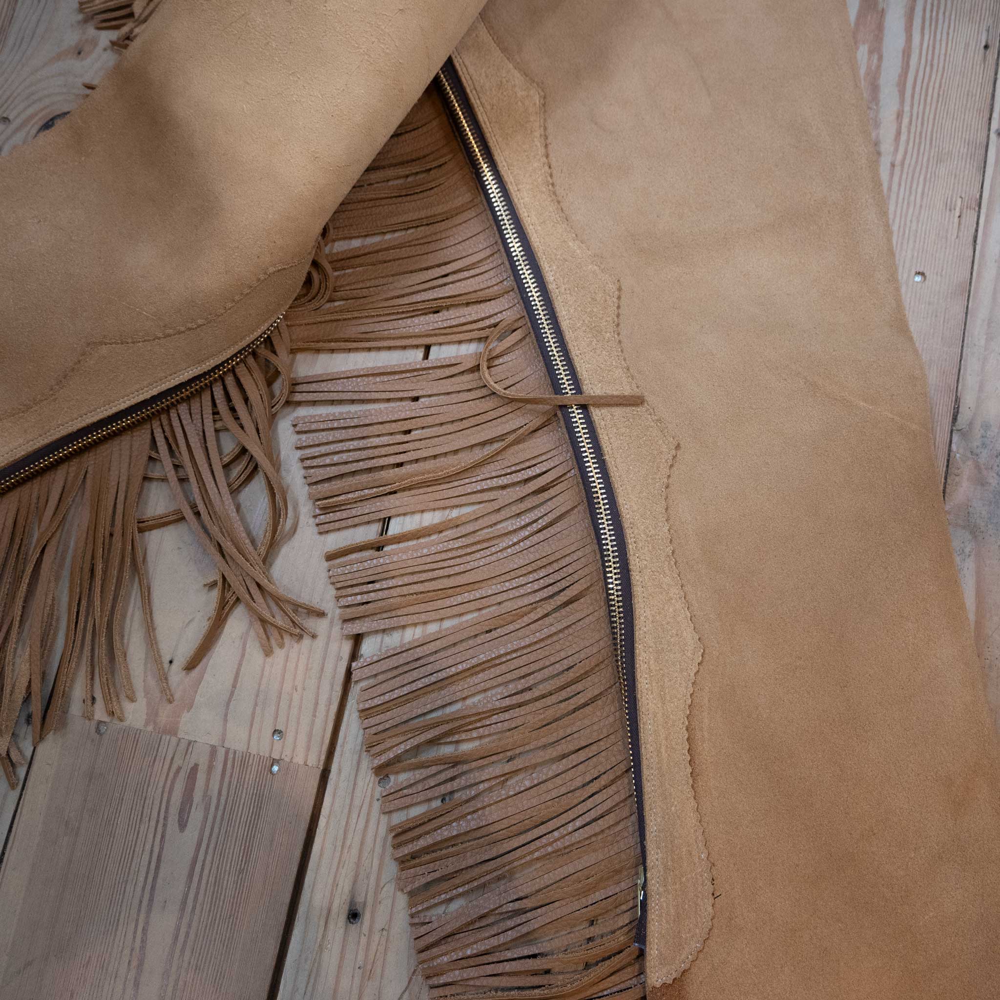 Teskey's Medium Roughout Versatility Chaps - Image 3