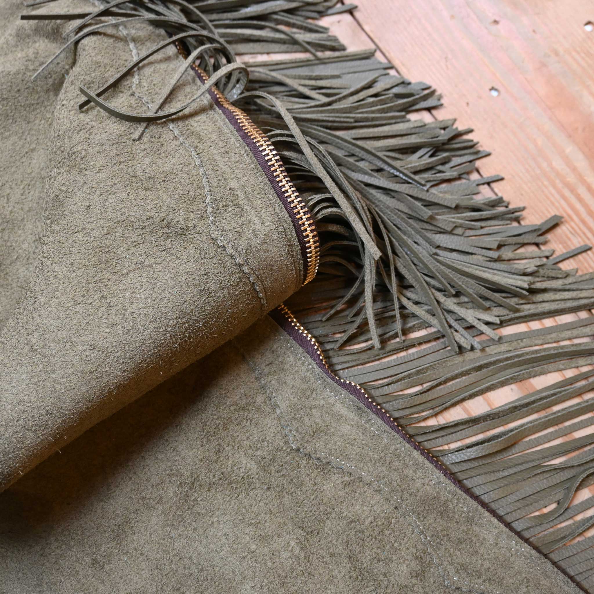 Teskey's Medium Roughout Shotgun Chaps 2203 - Image 4