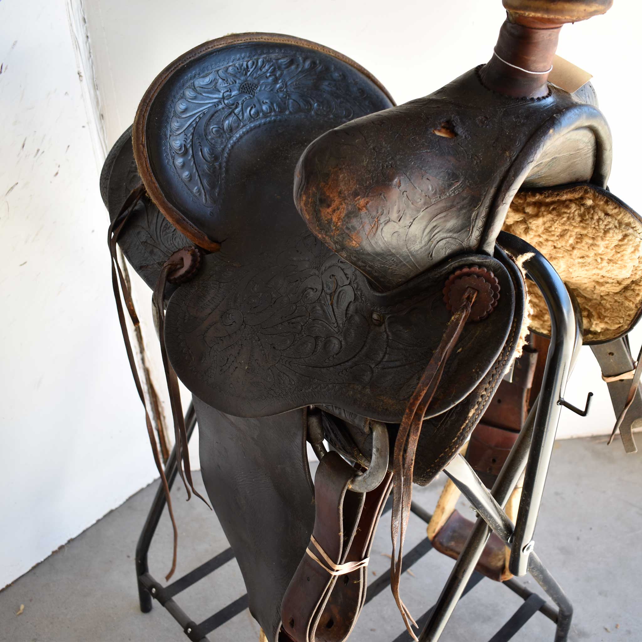 Used 13" Non-Rider Saddle Decor Only - Image 10