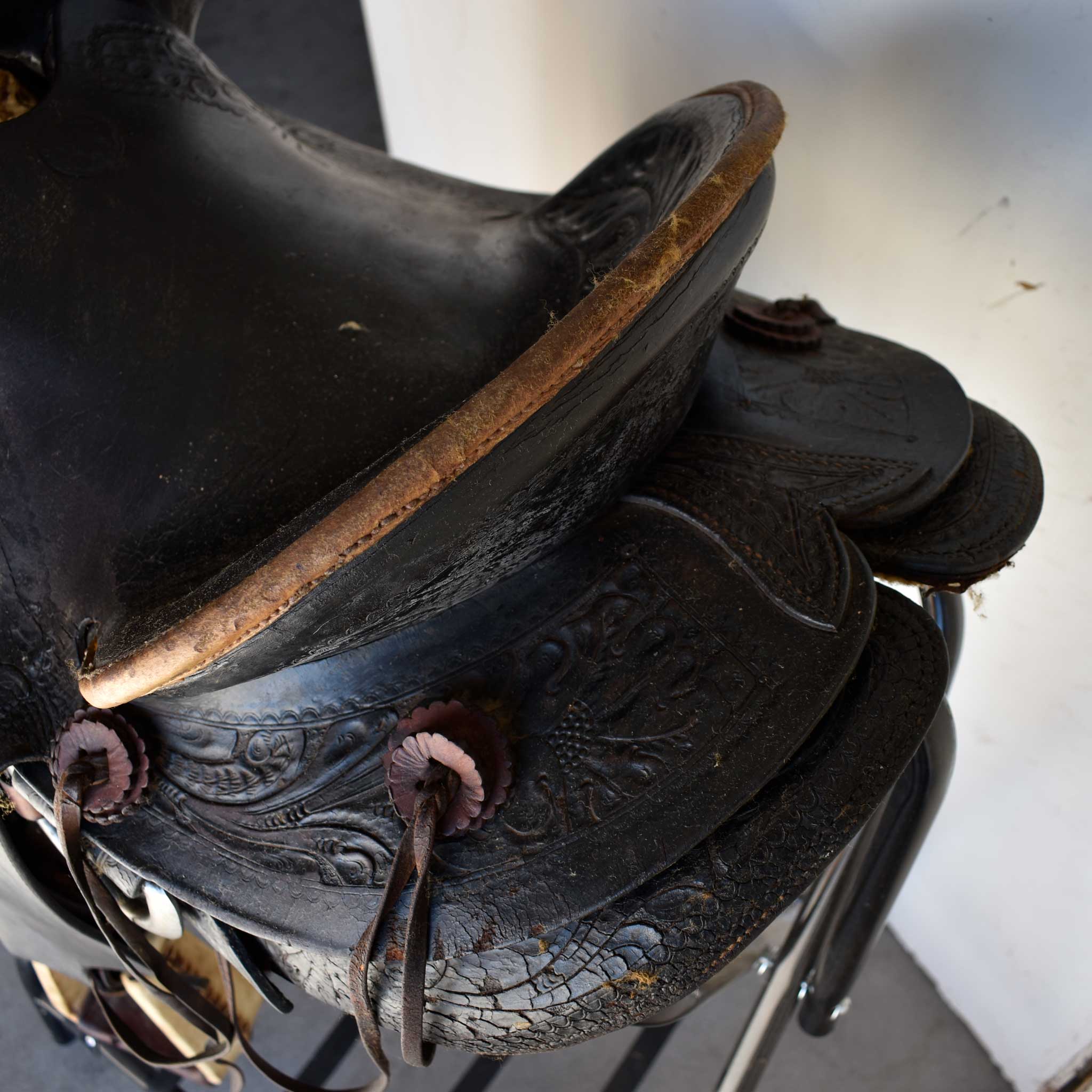 Used 13" Non-Rider Saddle Decor Only - Image 2