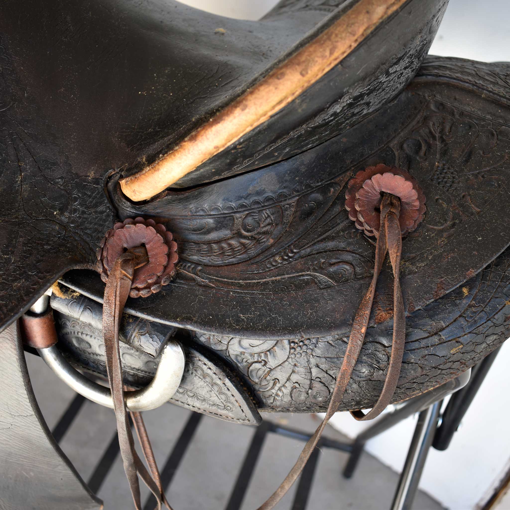 Used 13" Non-Rider Saddle Decor Only - Image 3