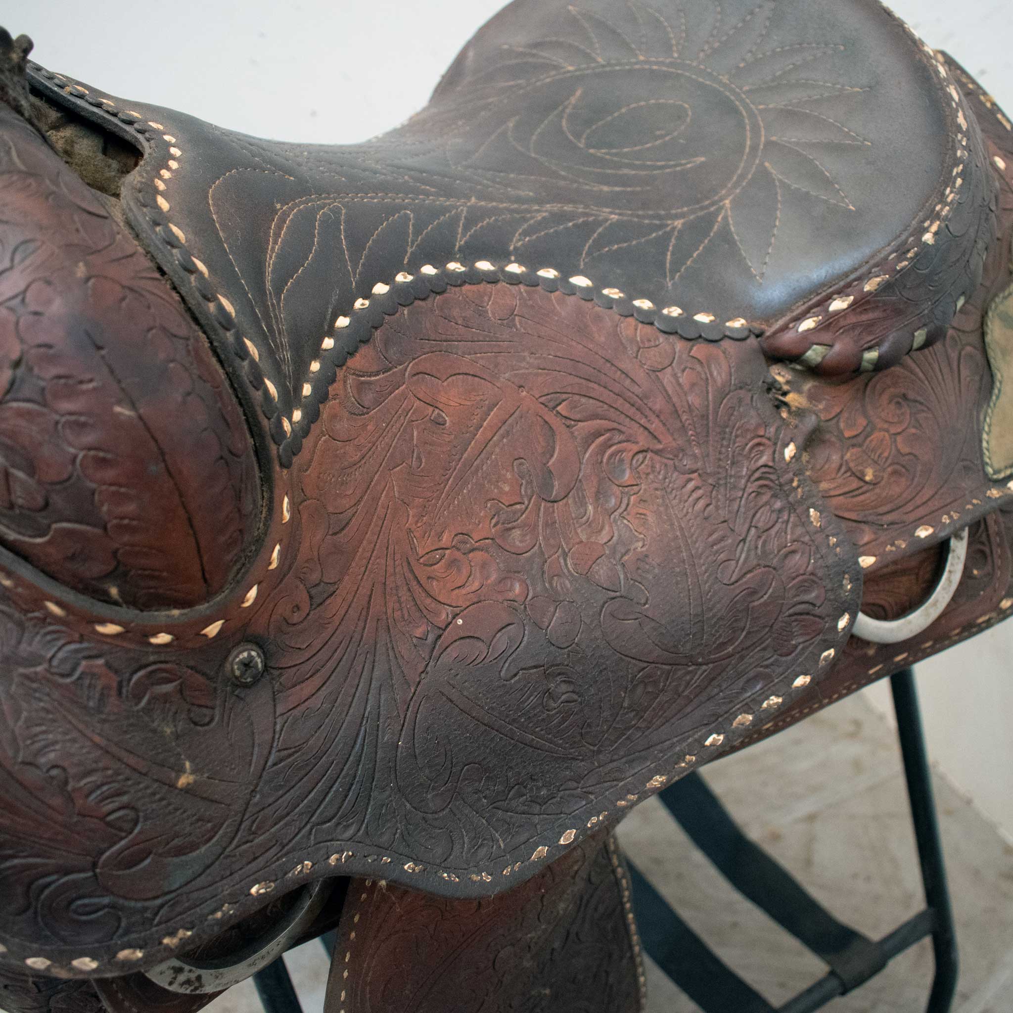 Used 15" Non-Rider Saddle Decor Only Saddle - Image 6