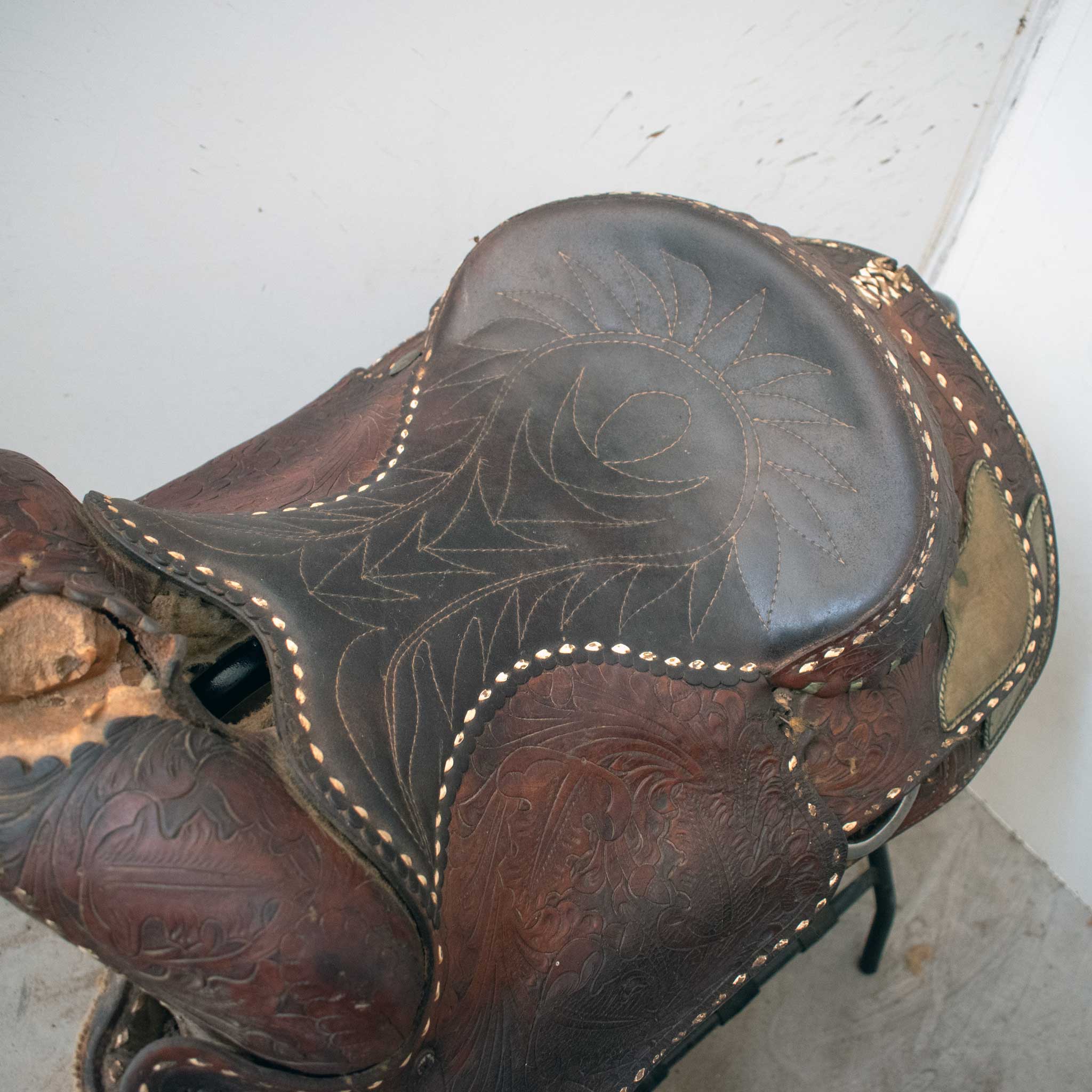 Used 15" Non-Rider Saddle Decor Only Saddle - Image 7