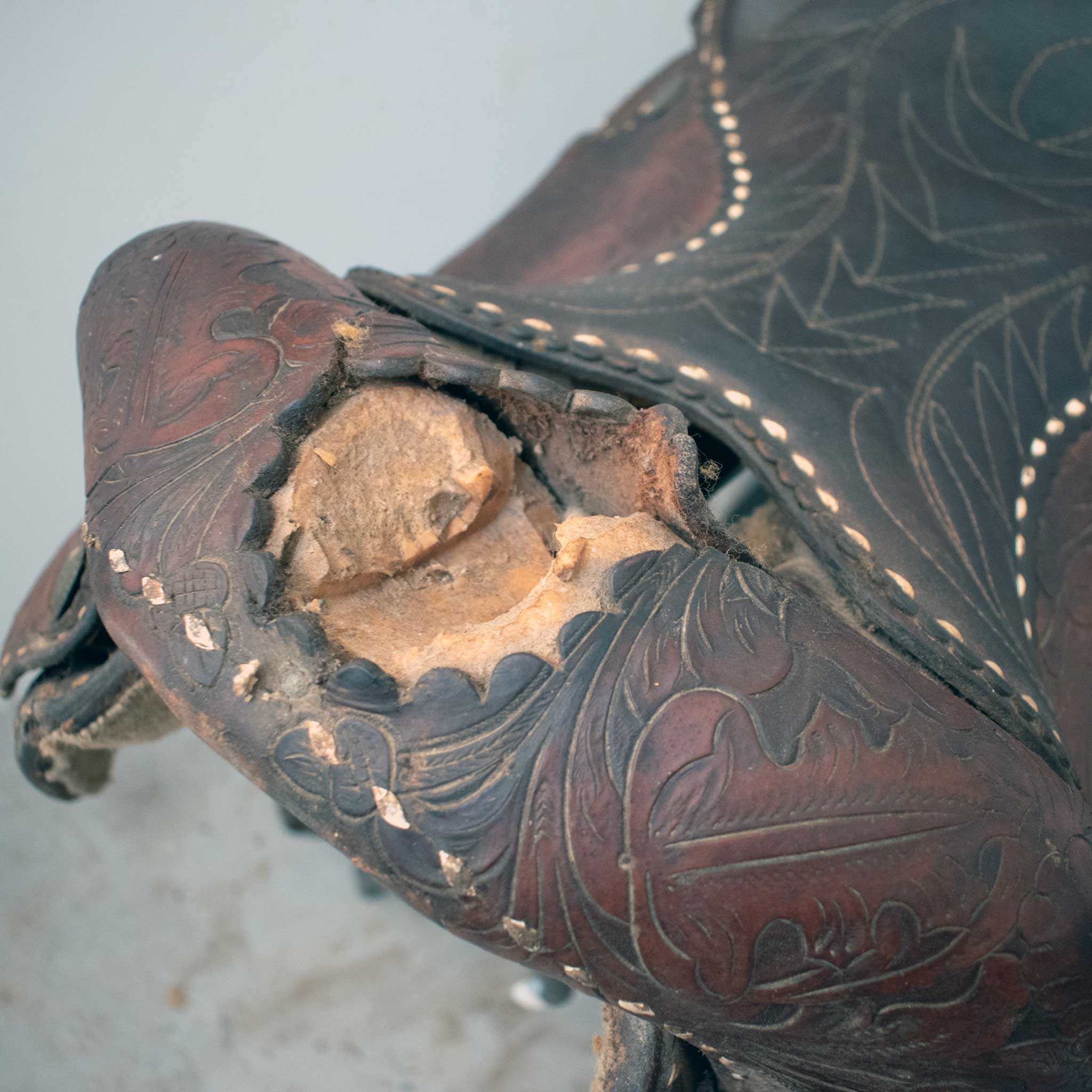 Used 15" Non-Rider Saddle Decor Only Saddle - Image 9