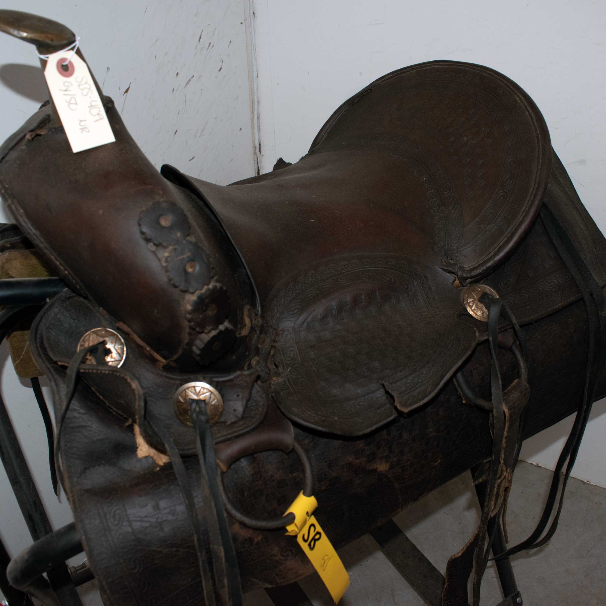 Used 15" Non-Rider Decor Only Saddle - Image 2
