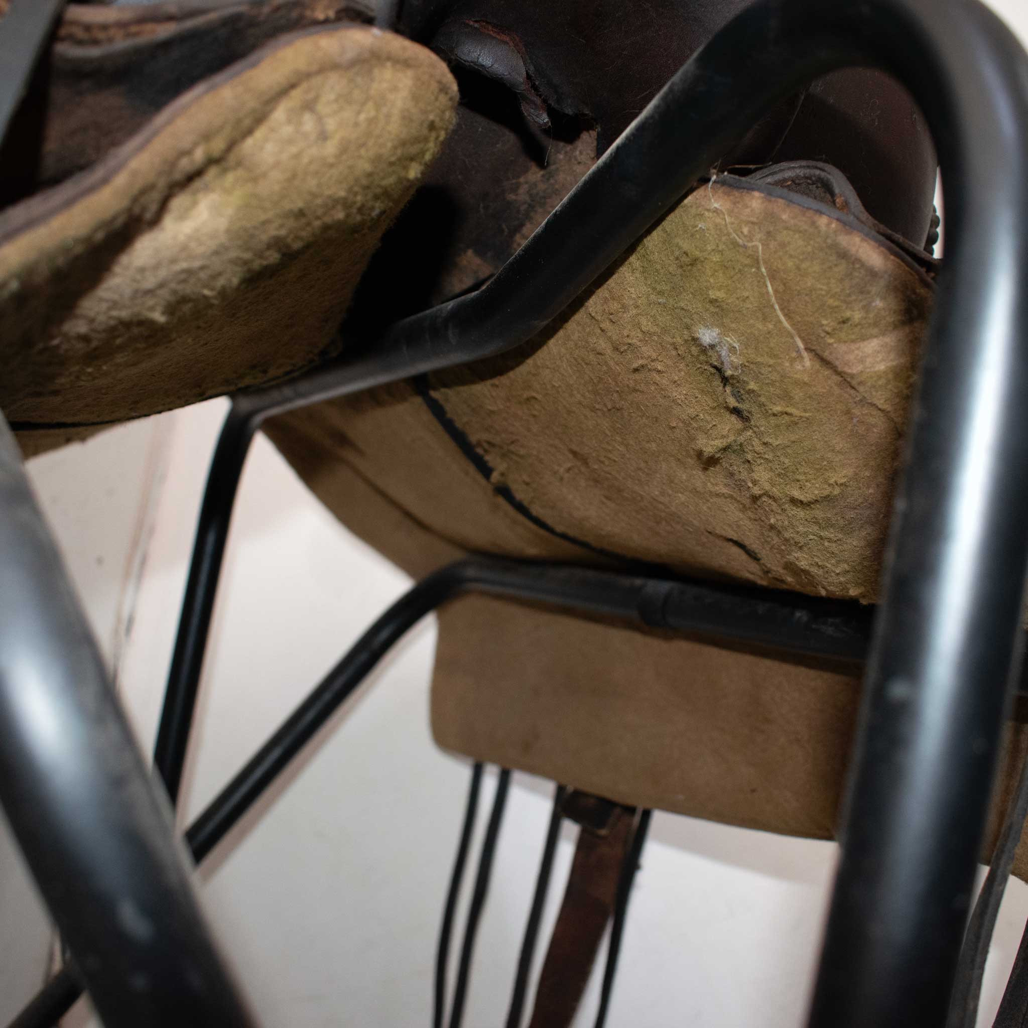 Used 15" Non-Rider Decor Only Saddle - Image 6