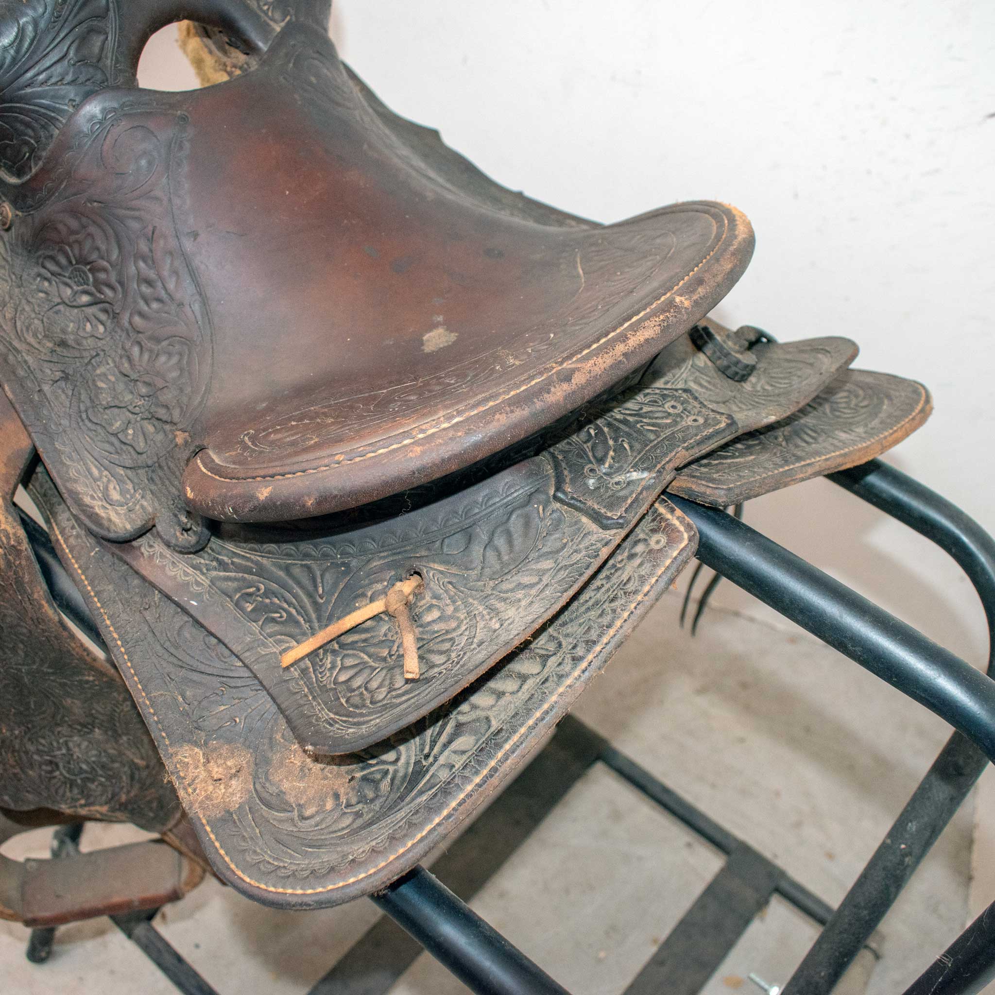 Used 11" Non-Rider Decor Only Pony Saddle - Image 3