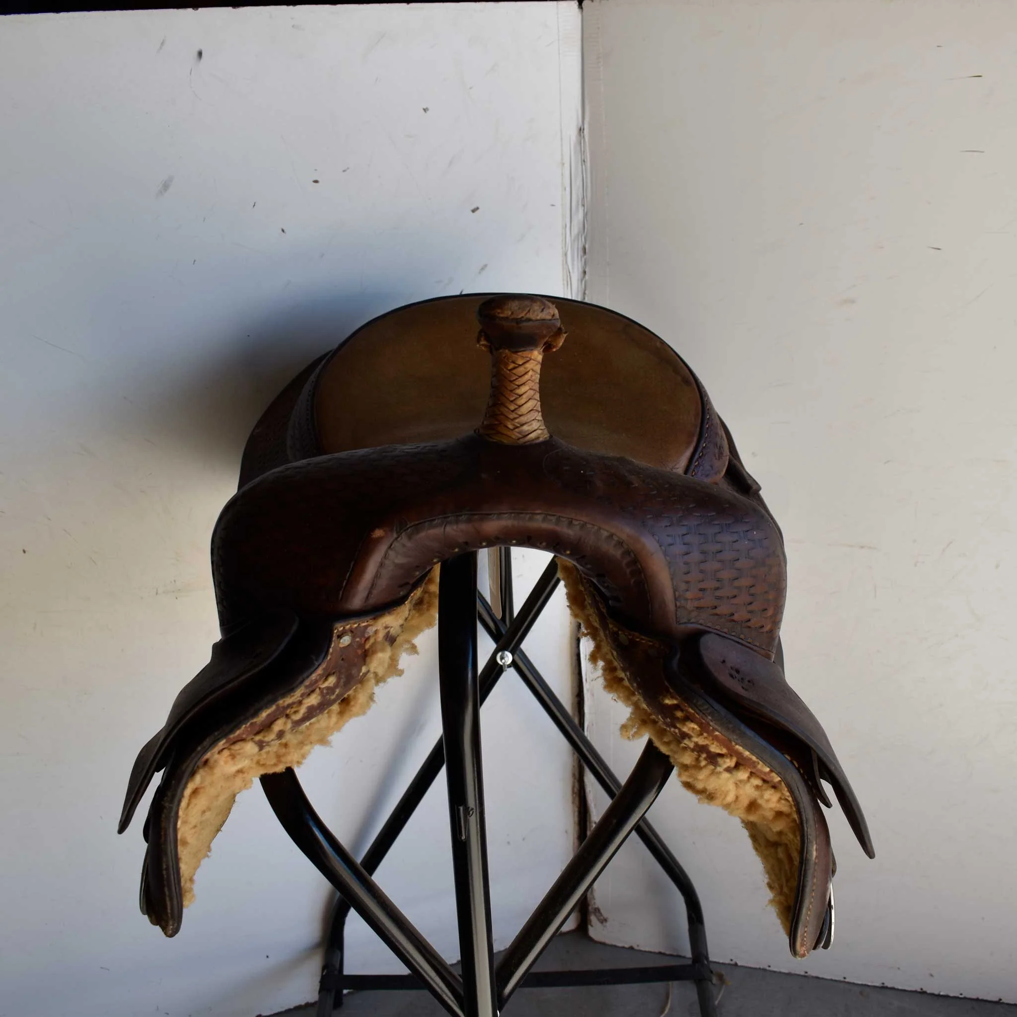 Used 16" Andrew Dee's Hardware Non-Rider Saddle - Image 11