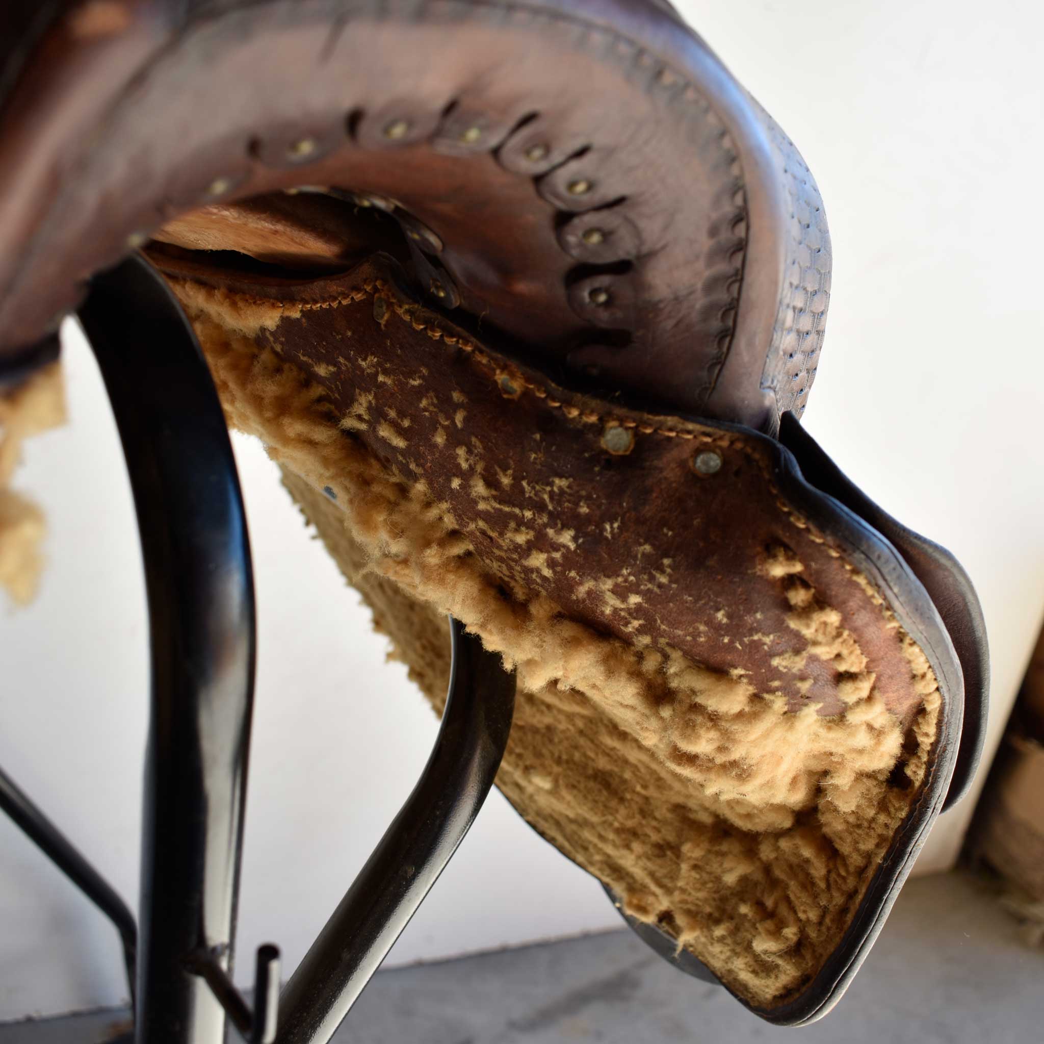 Used 16" Andrew Dee's Hardware Non-Rider Saddle - Image 12